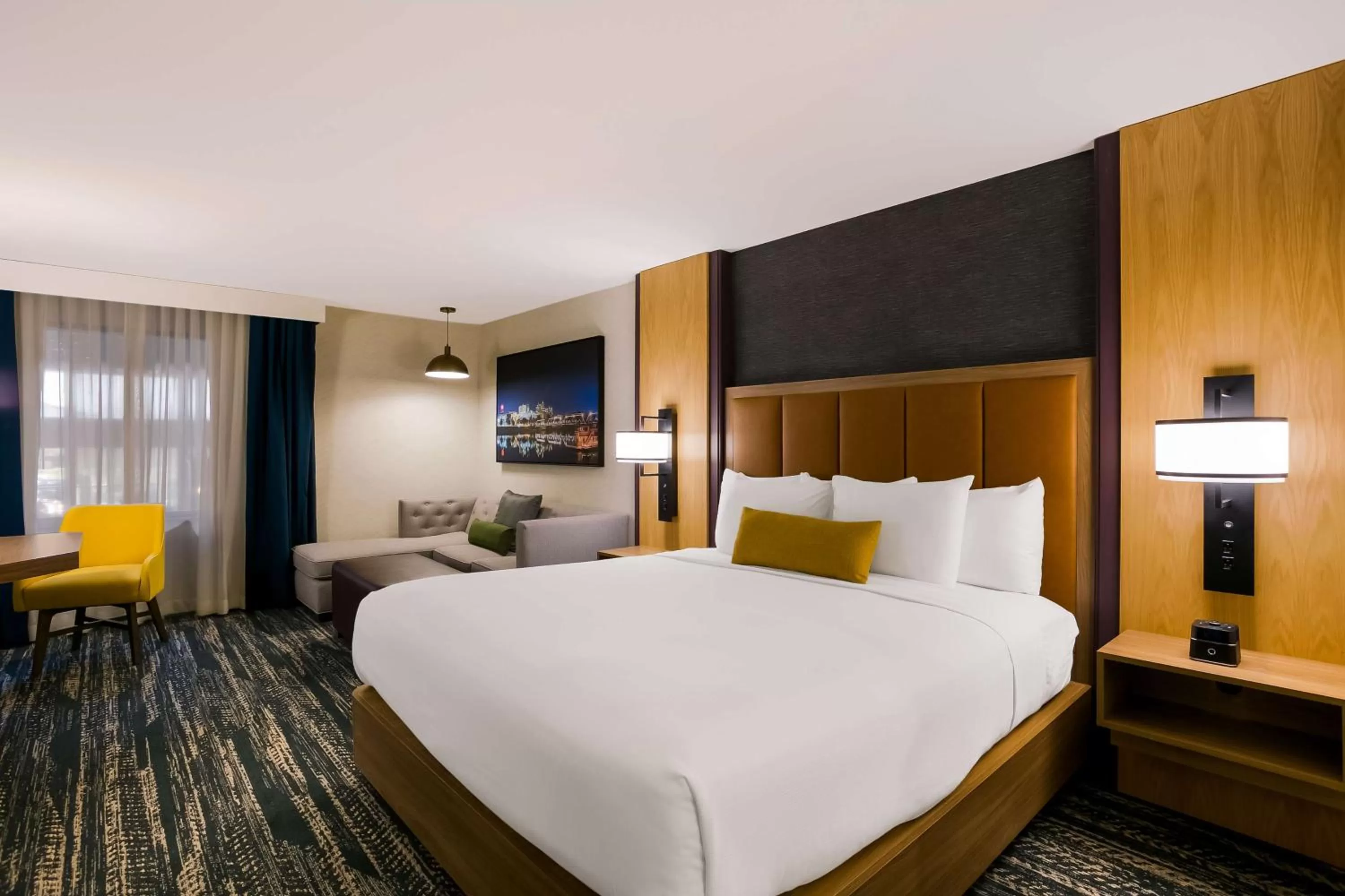 Bedroom, Bed in Best Western Premier the Central Hotel & Conference Center