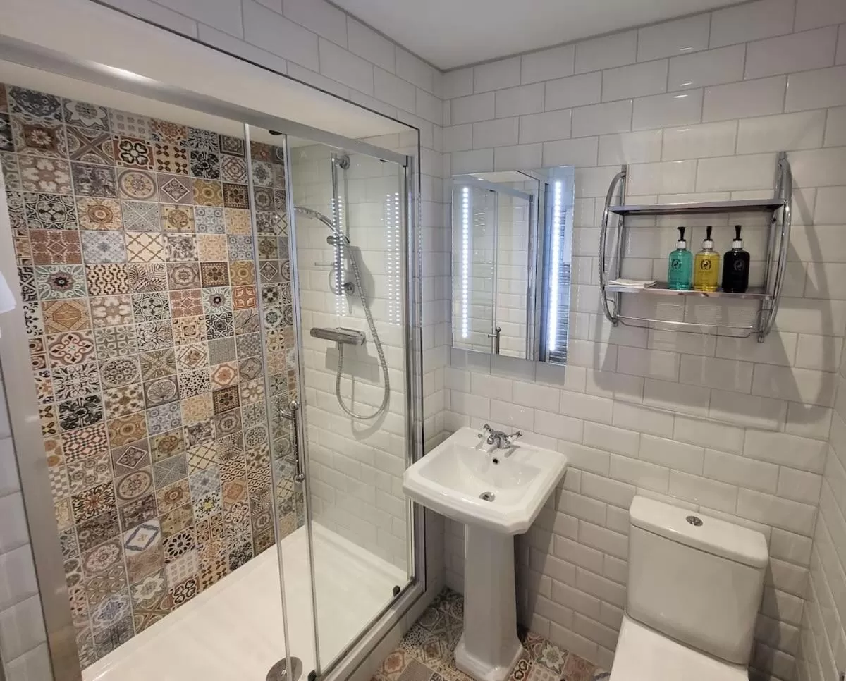 Shower in St George's Guest House