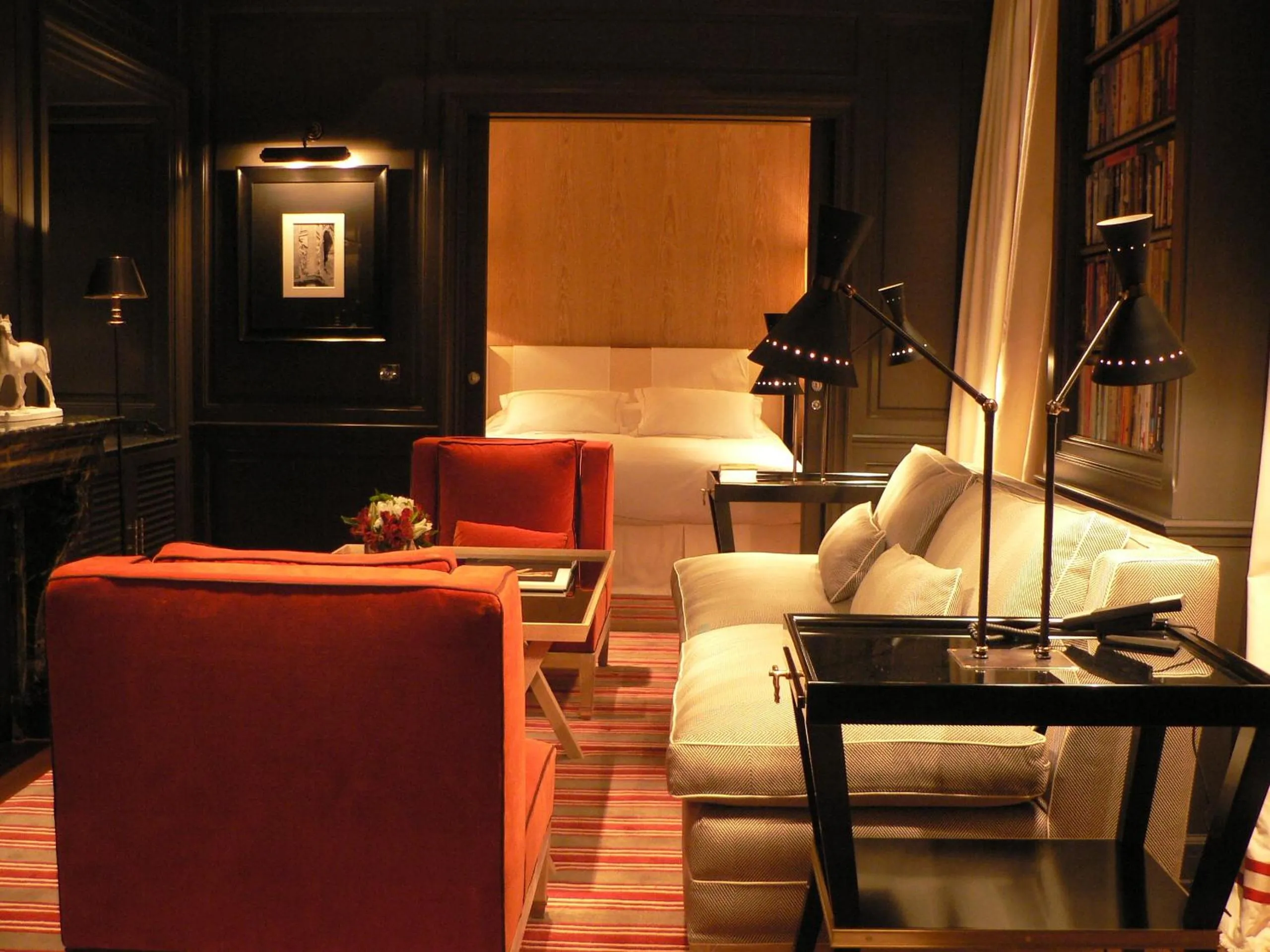 Photo of the whole room in MARQUIS Faubourg Saint-Honoré - Small Luxury hotels of the World