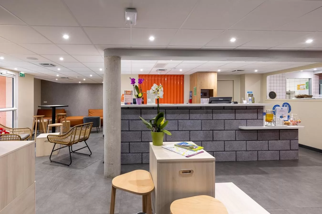 Lobby or reception in ibis Budget Millau Viaduc