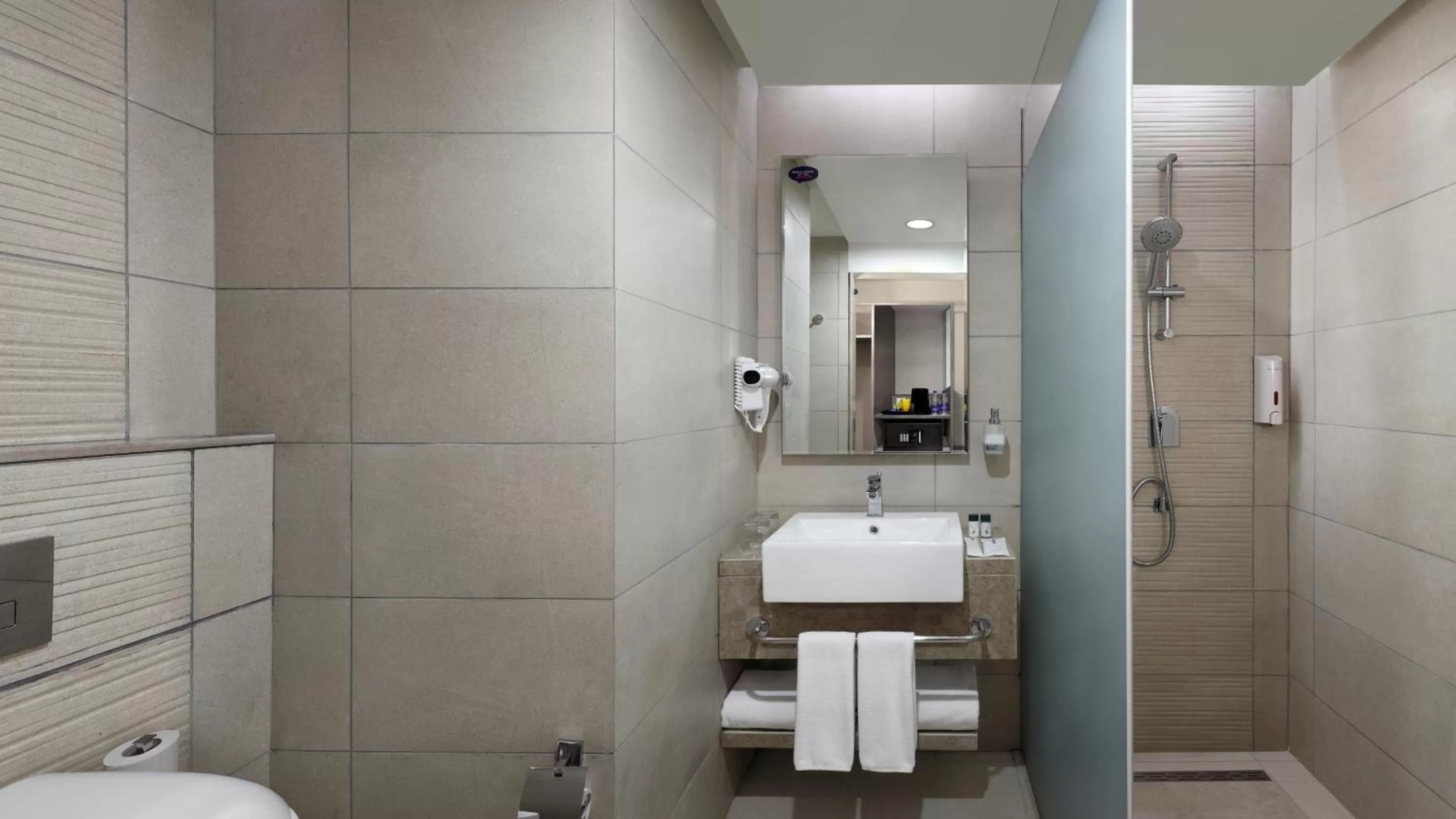 Bathroom in Holiday Inn Express Kolkata Airport by IHG