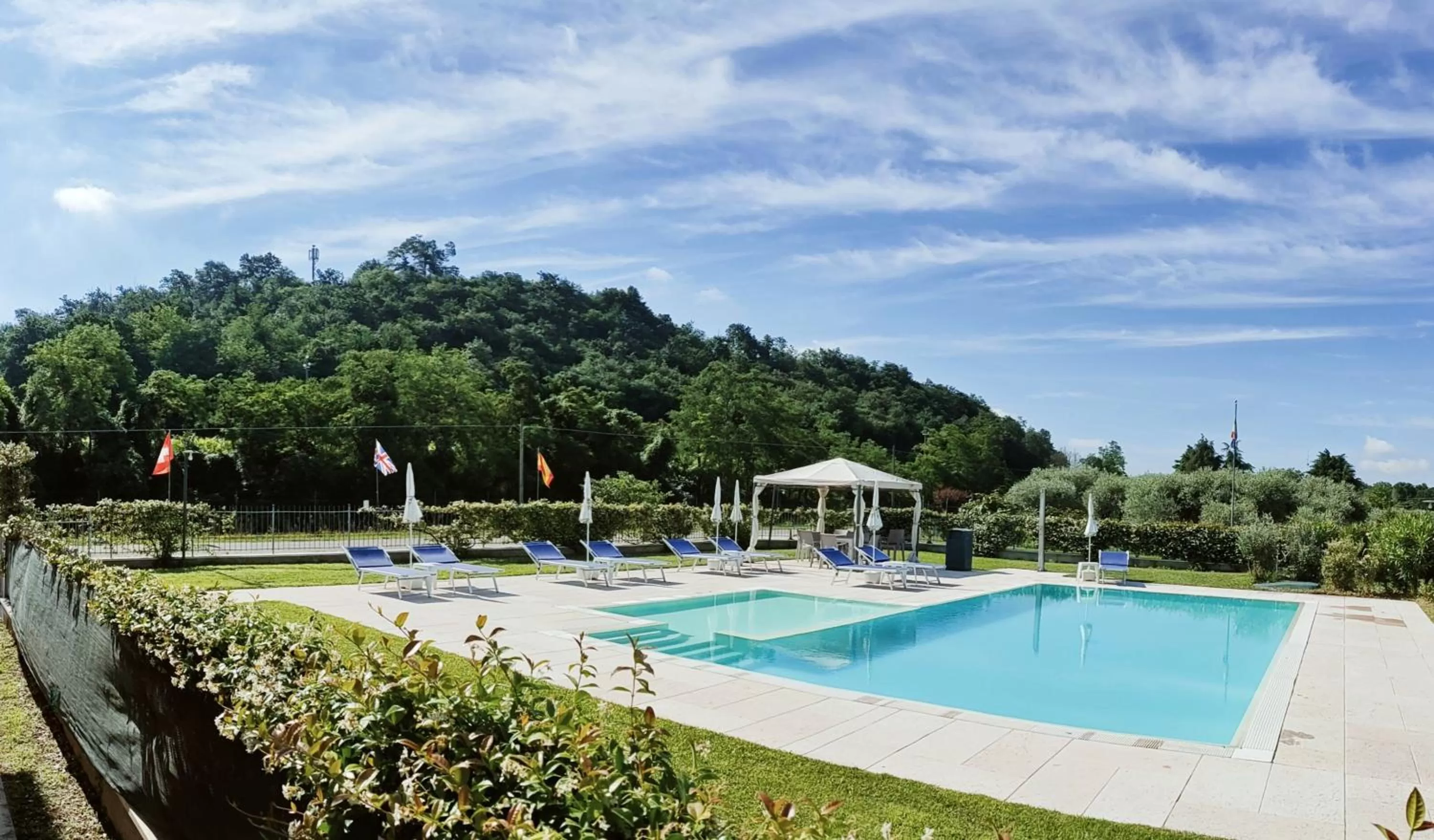Swimming pool in Hotel Agli Ulivi