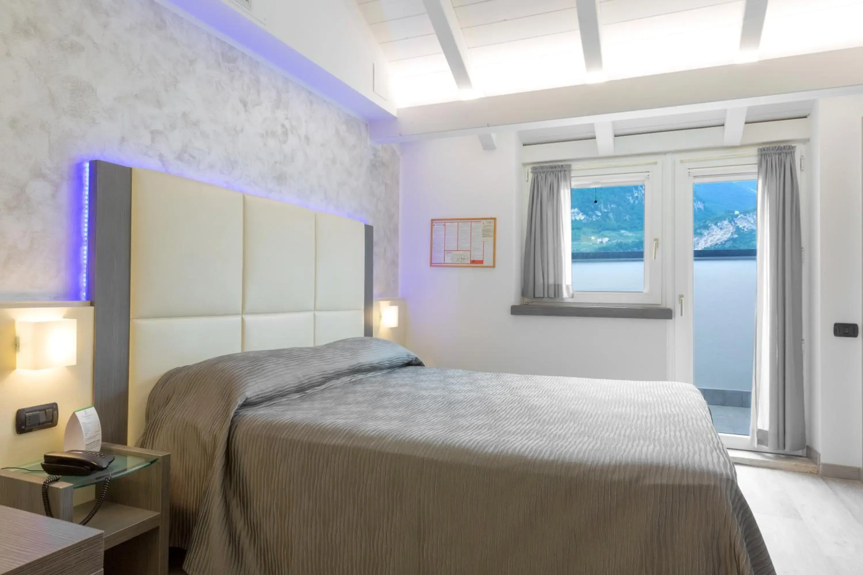 Comfort Double Room with Garden View in Hotel Campagnola Comfort Double Room with Garden View in Hotel Campagnola