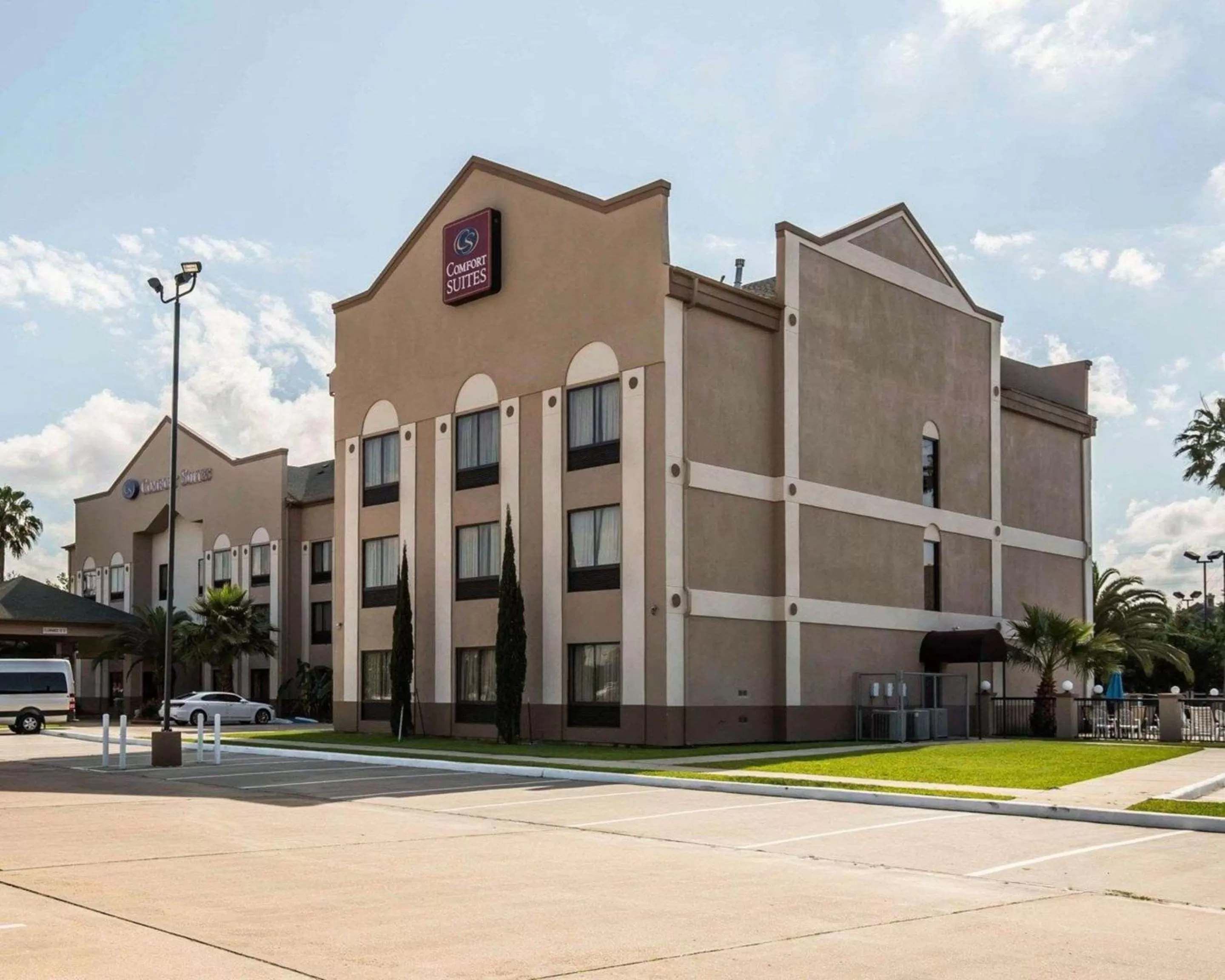 Property building in Comfort Suites Stafford Near Sugarland