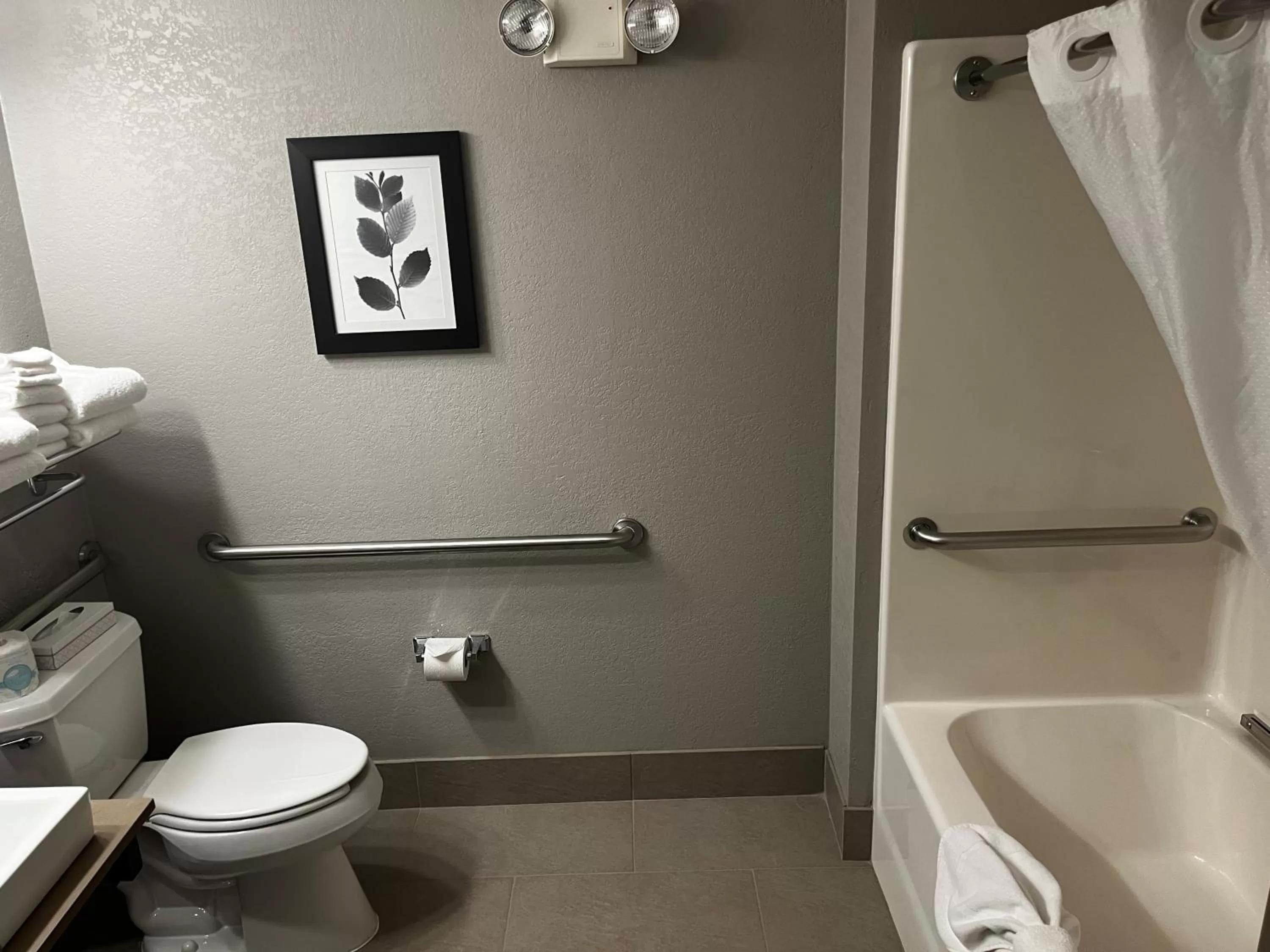 Shower in Country Inn & Suites by Radisson, Madison Southwest, WI