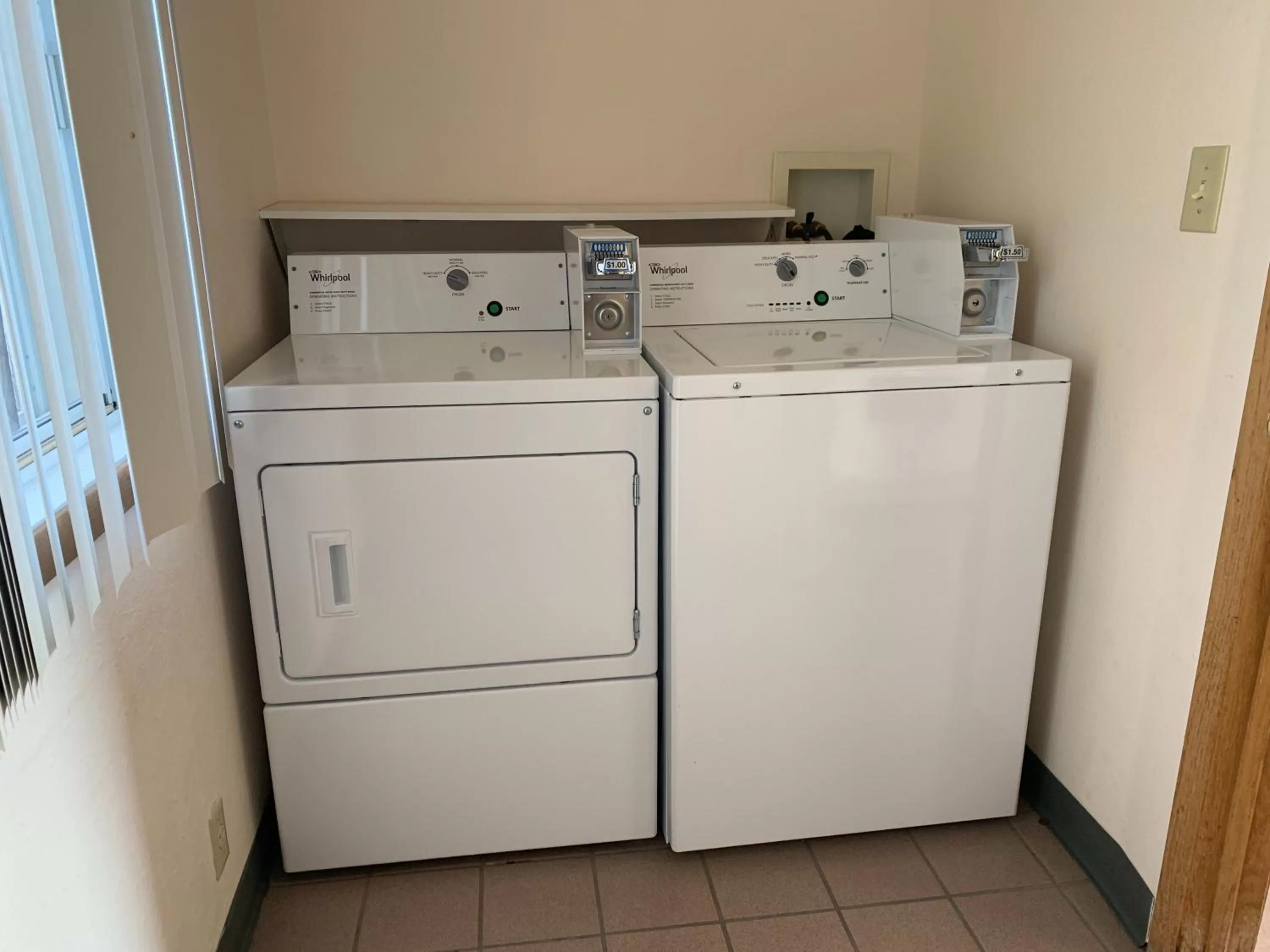 Property building in Days Inn by Wyndham Hinckley