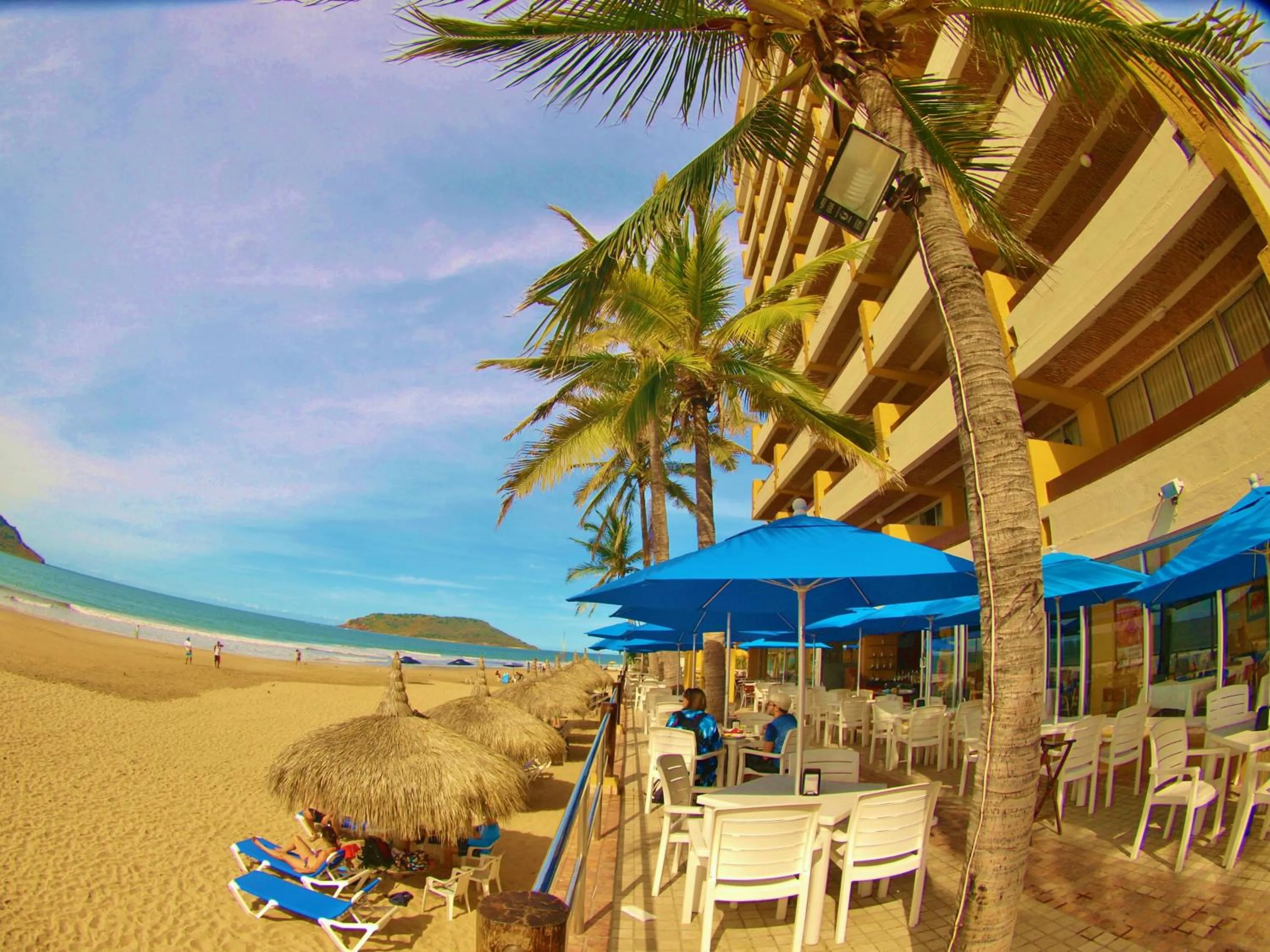 Day in Las Flores Beach Resort