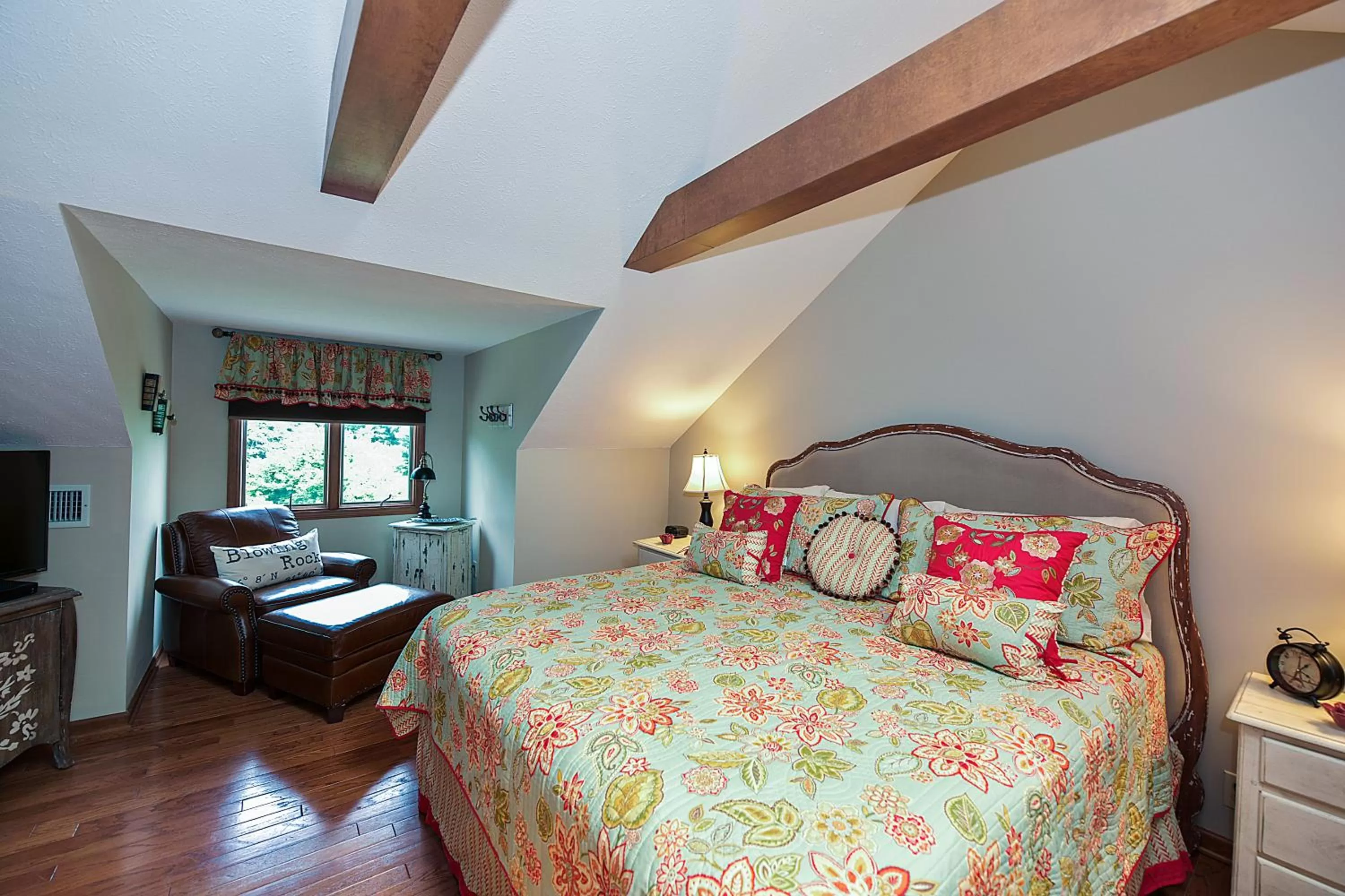 Bedroom, Bed in Chetola Resort Condominiums