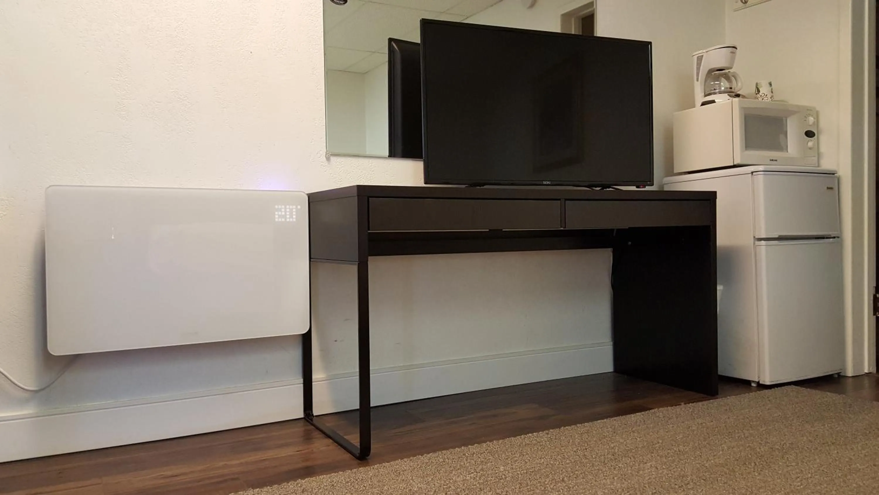 TV and multimedia in Centennial Motel