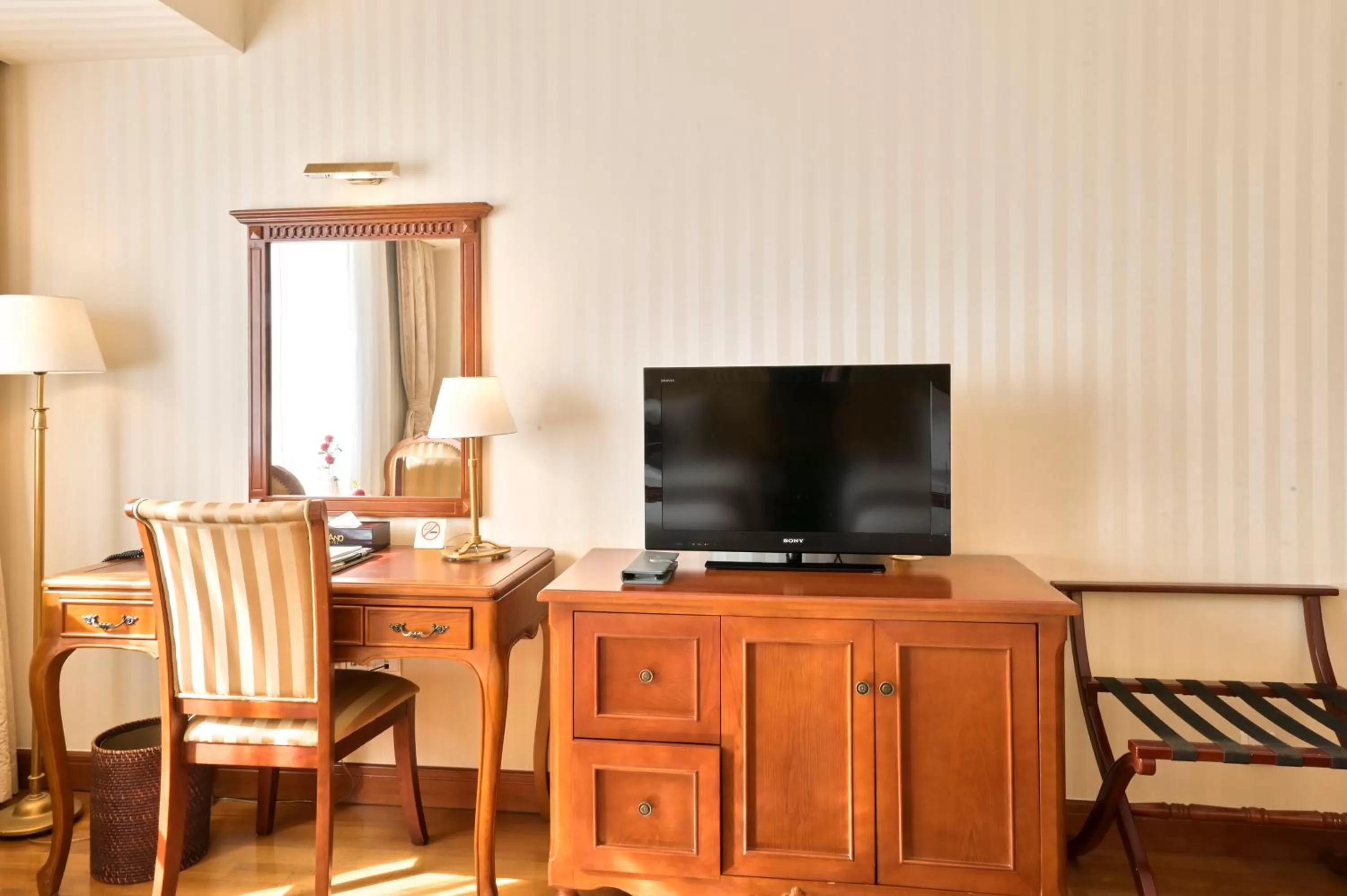 TV and multimedia in Hotel Grand Saigon