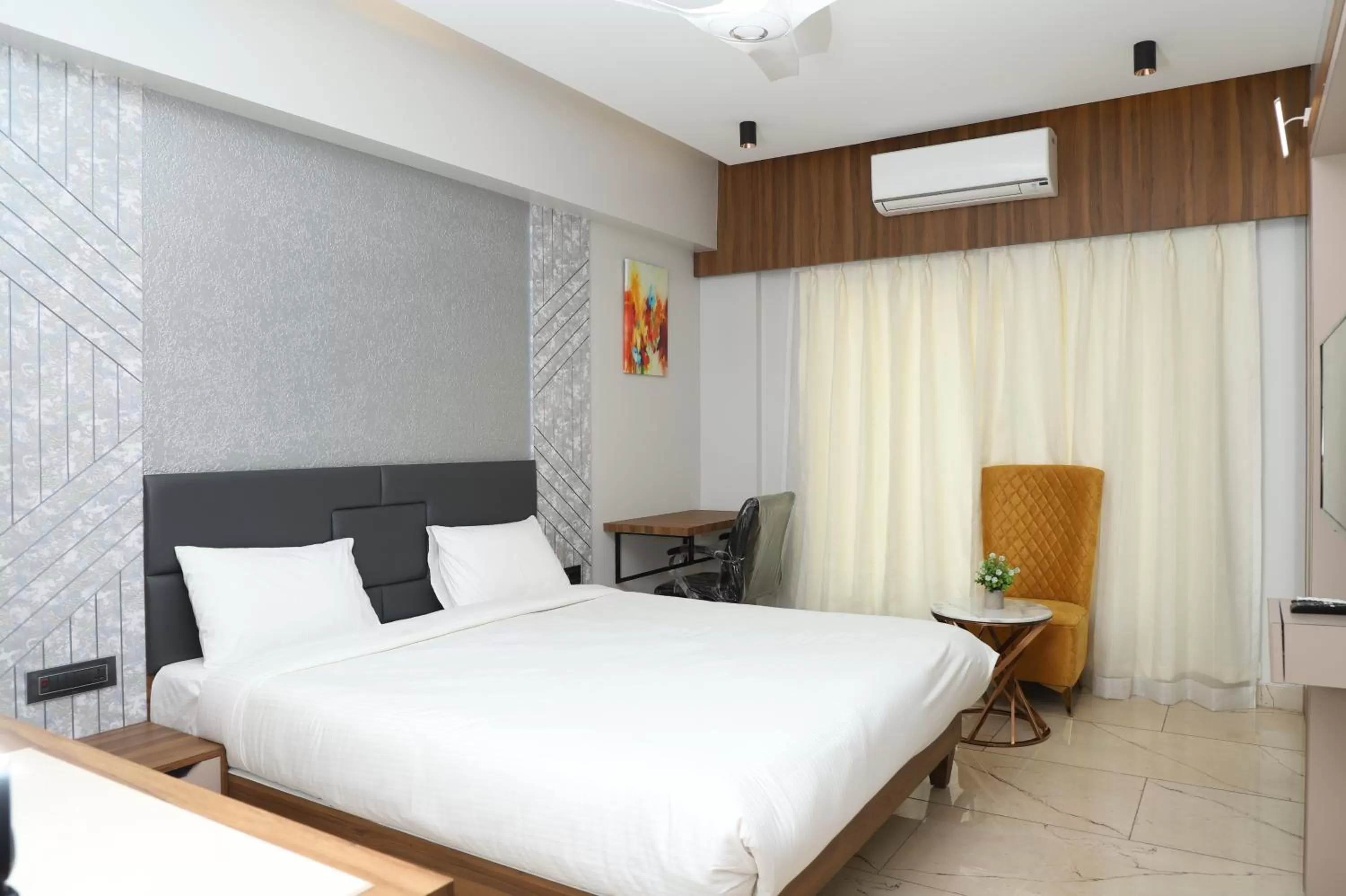 Photo of the whole room, Bed in Hotel Florence