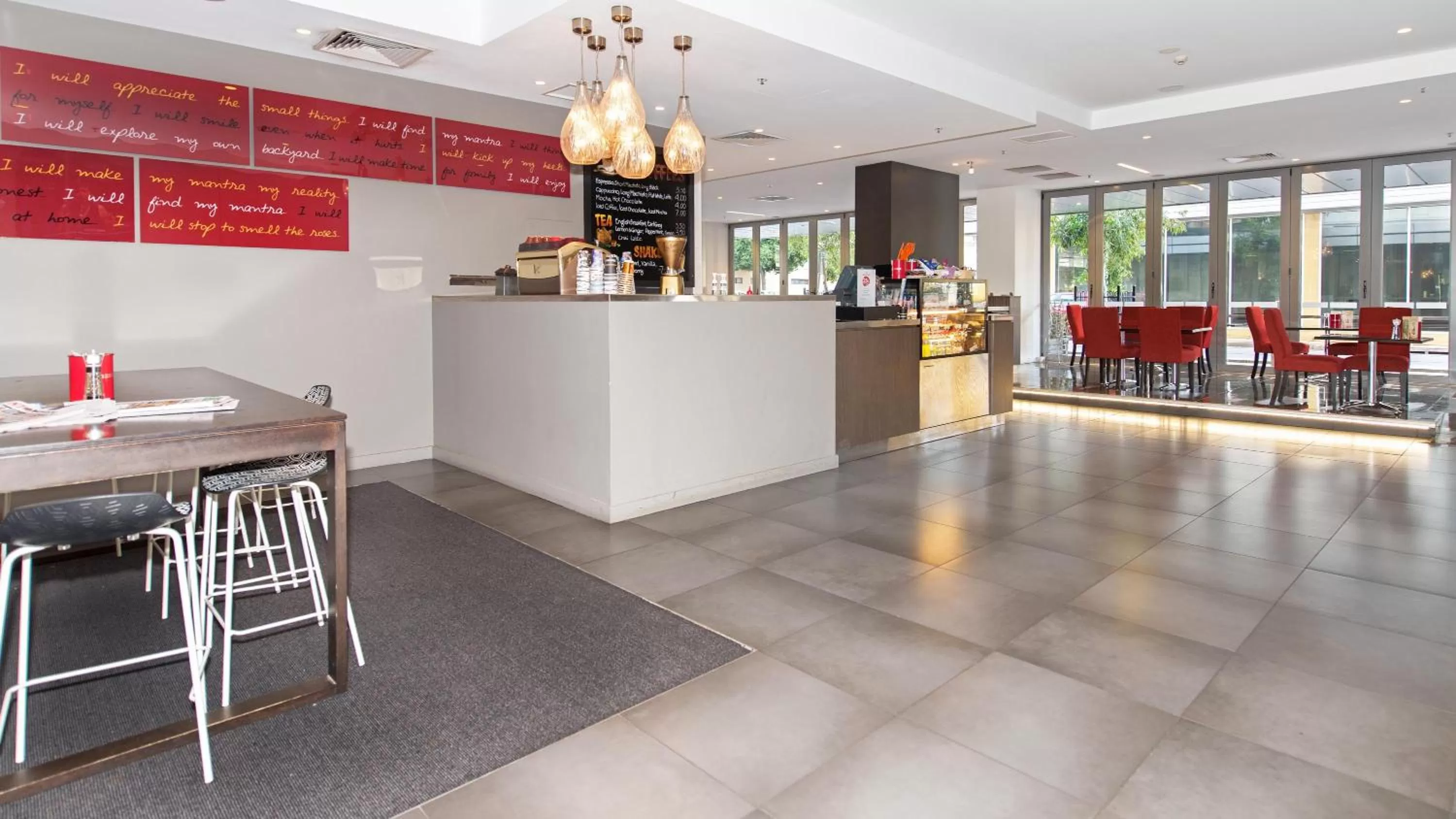 Restaurant/places to eat in Mantra Pandanas