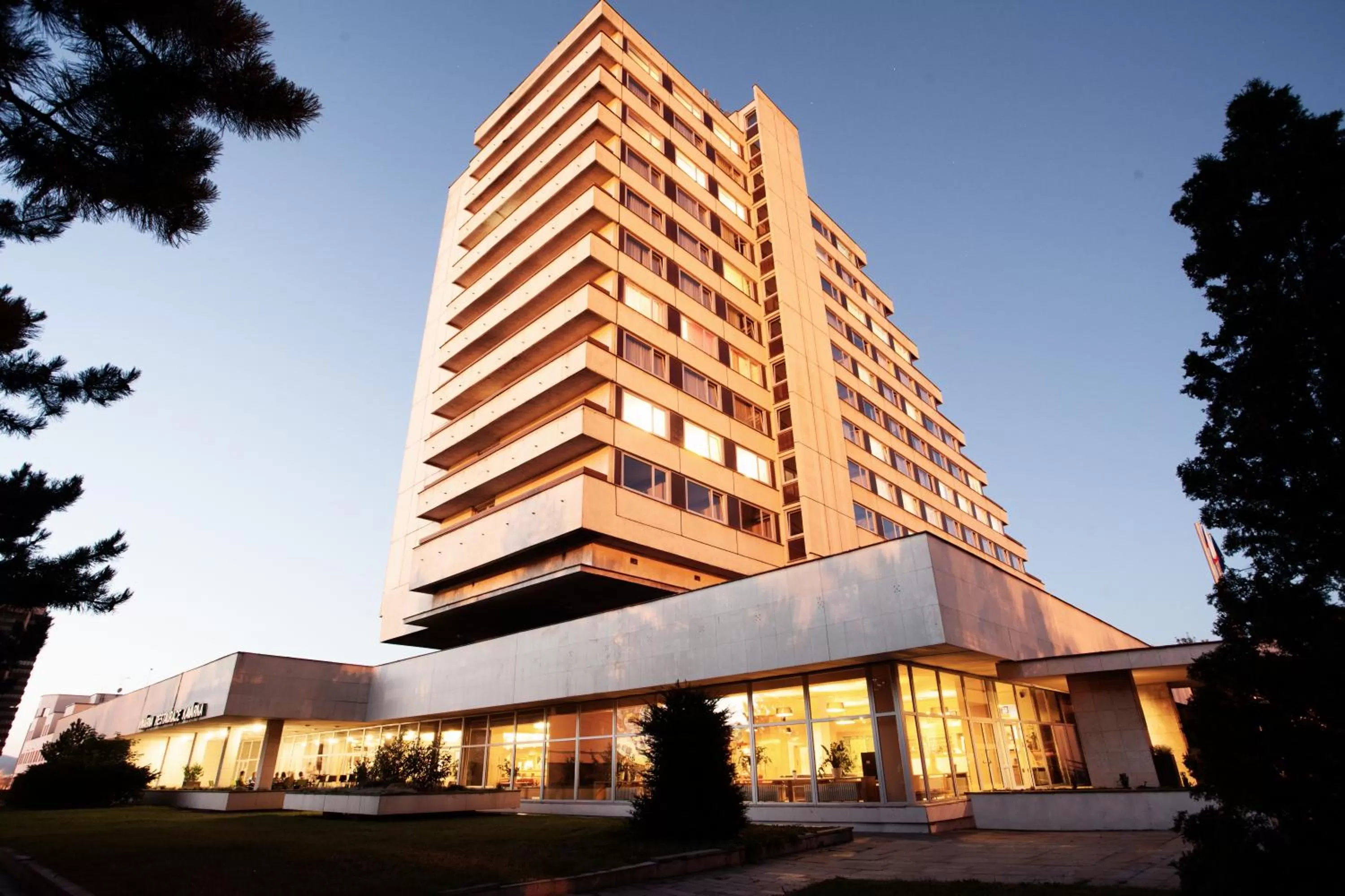 Property building in Hotel Cascade