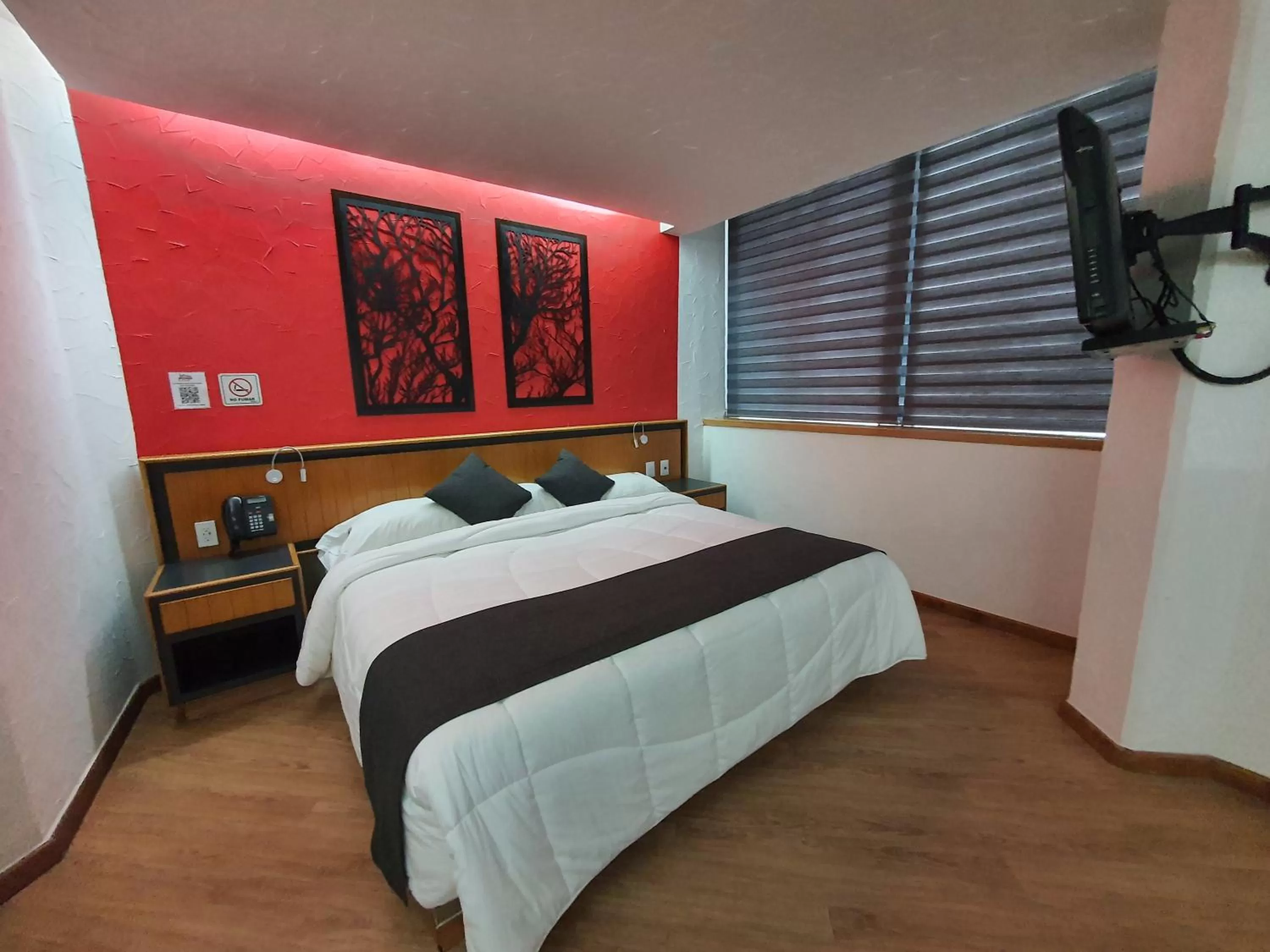 Bed in Hotel Alcampo