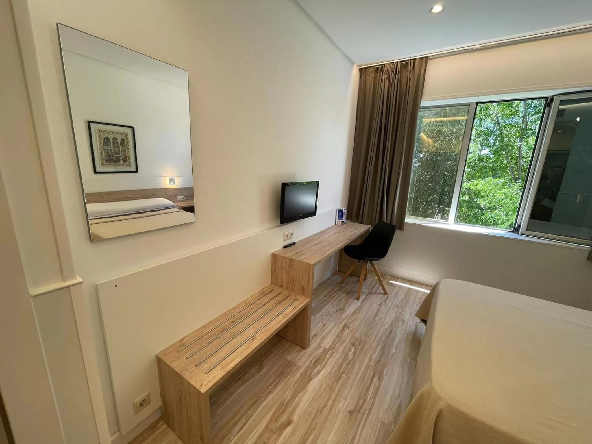 TV/Entertainment Center in Hotel Concordy