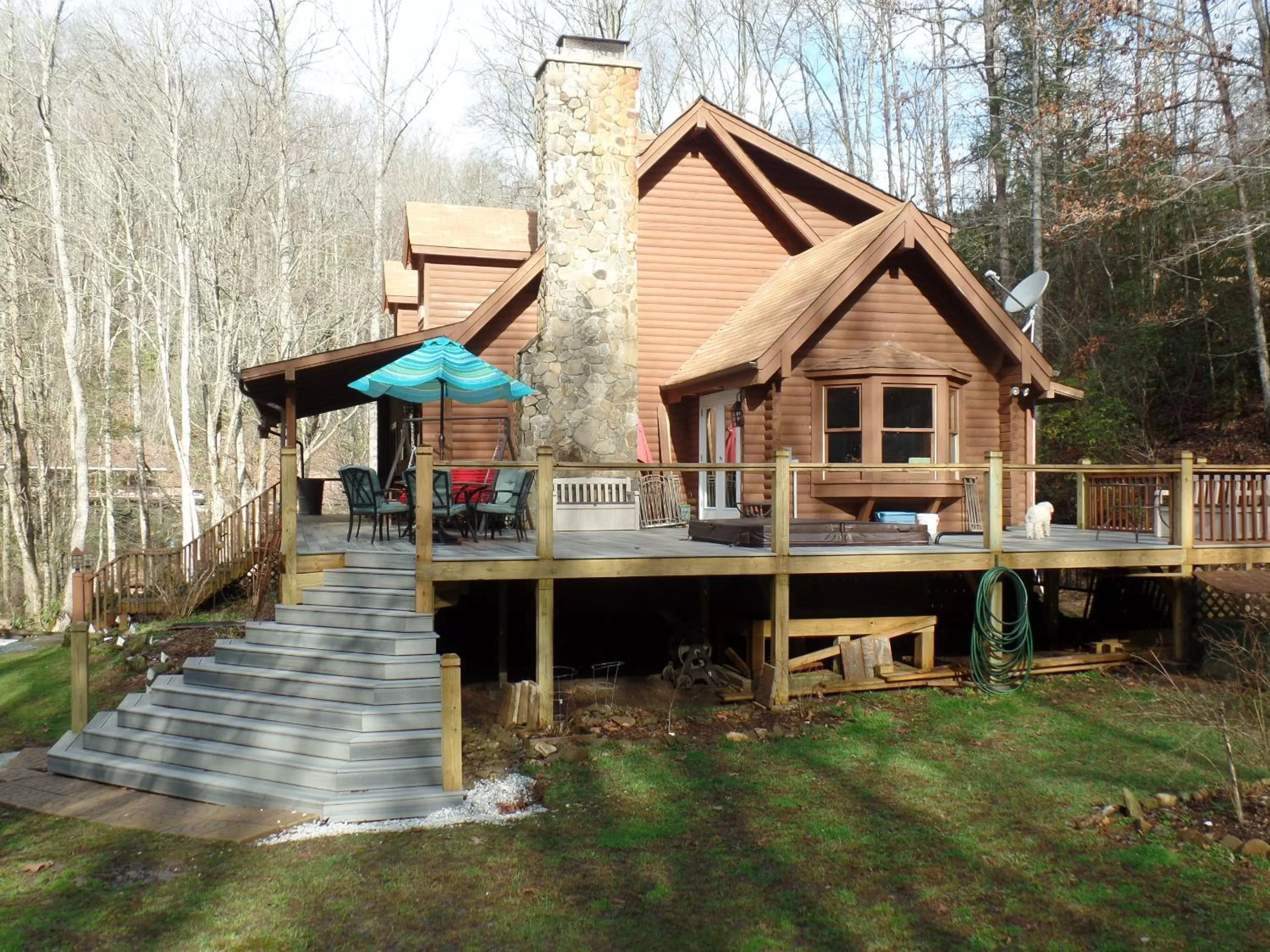 Property building in Creekside Paradise Bed and Breakfast