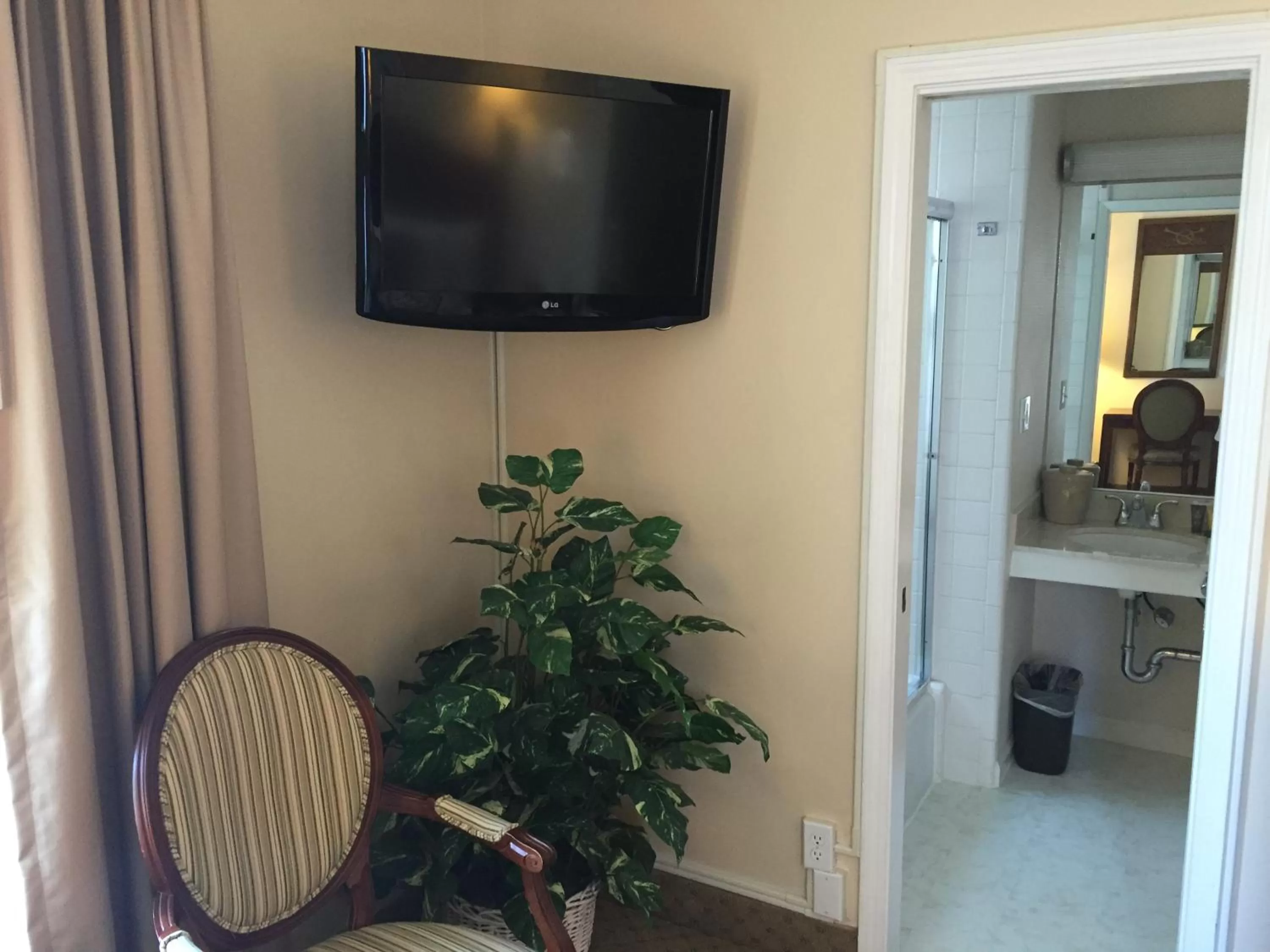 TV and multimedia in Hotel Amari