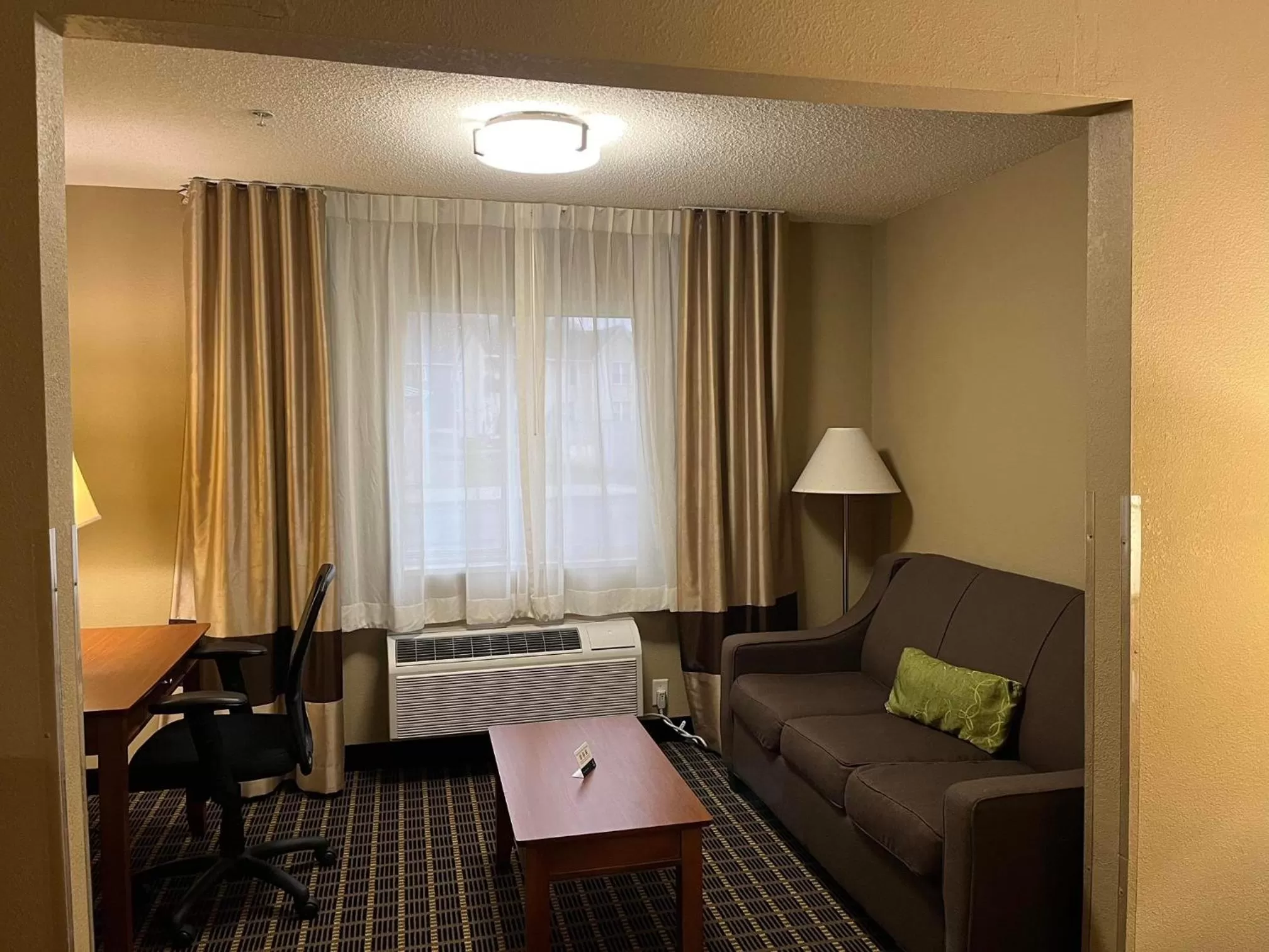 Living room in Quality Inn & Suites