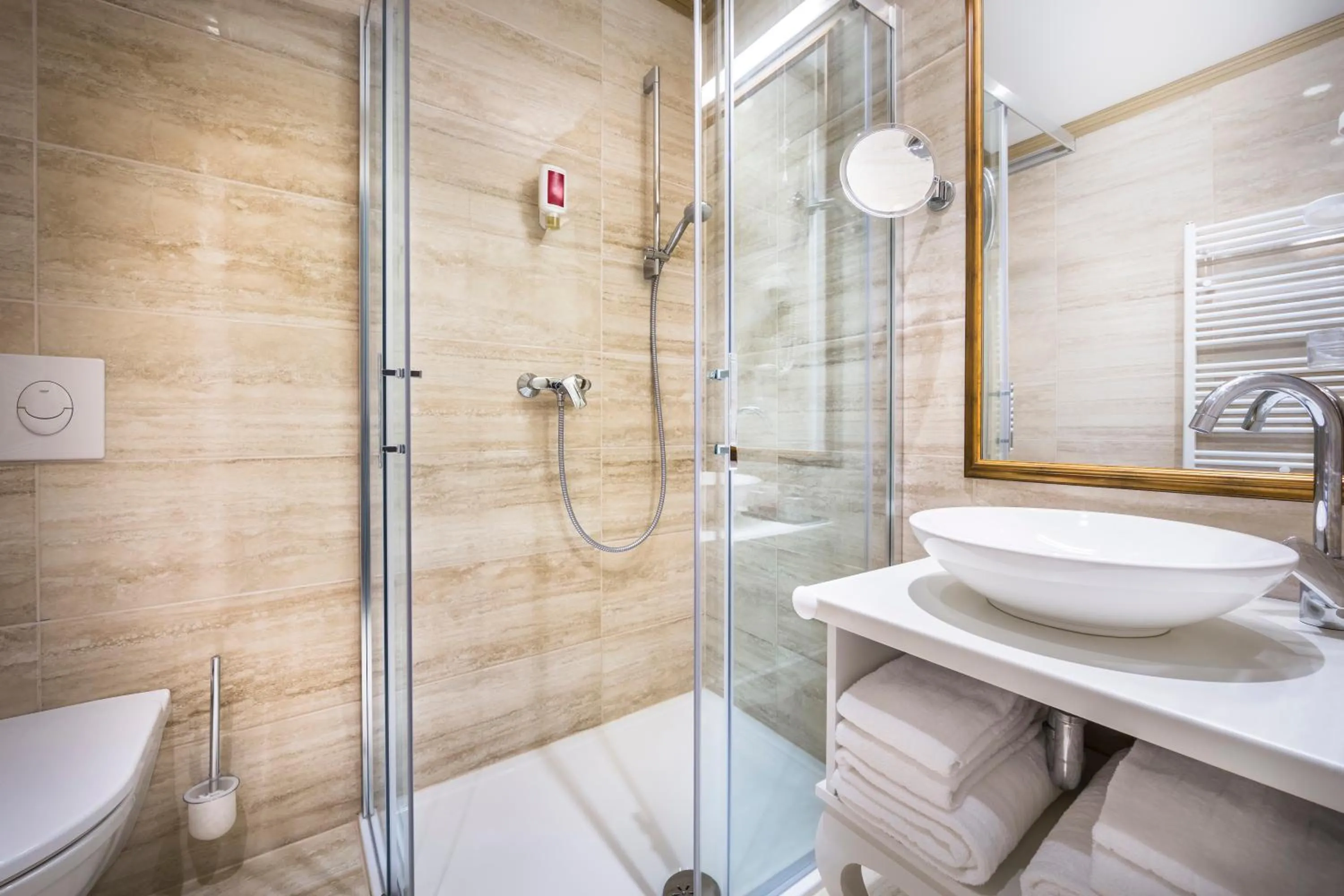 Bathroom in Hotel Bellevue - by Liburnia Hotels & Villas