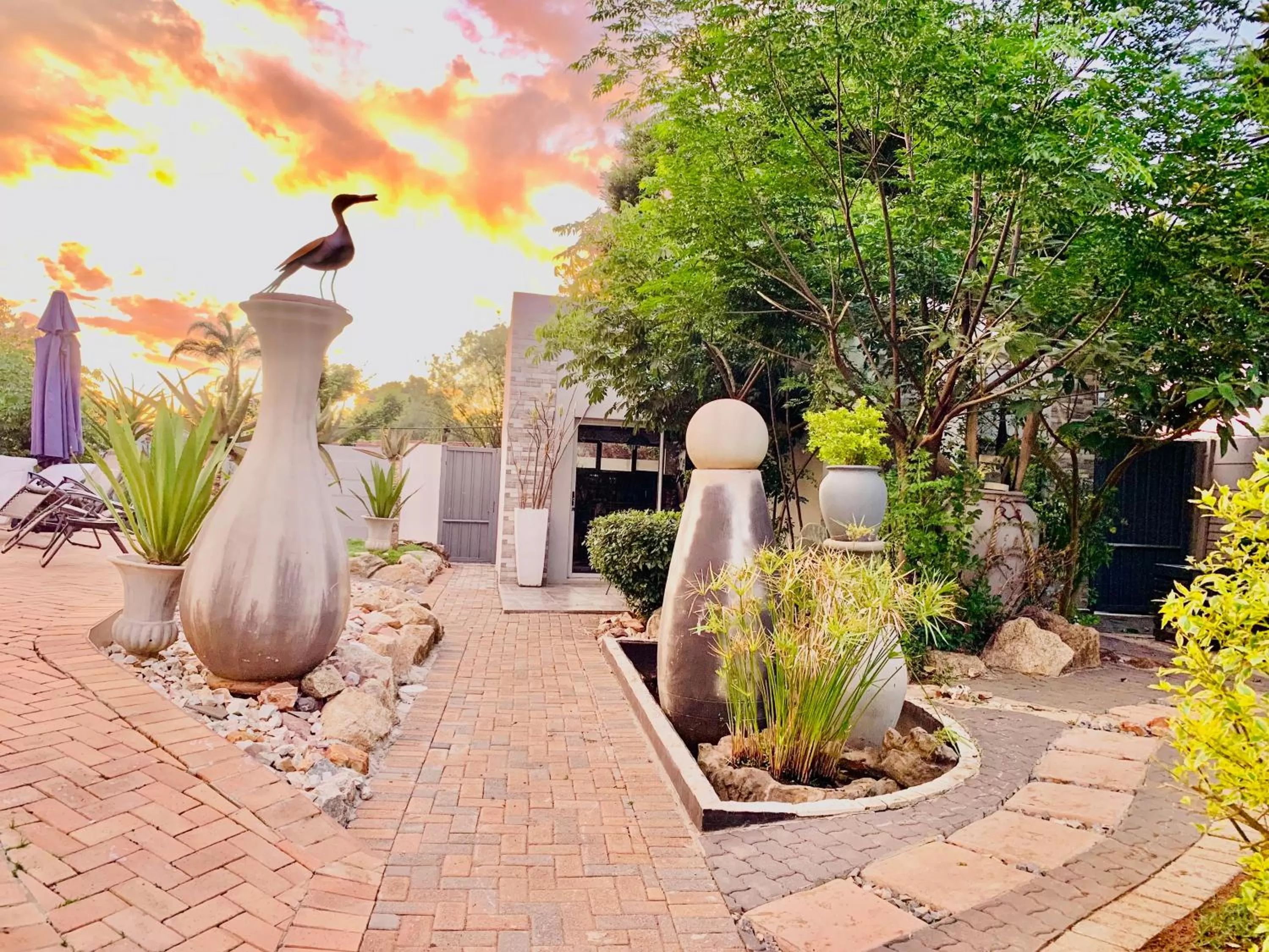 Garden in 24 On Basil Inventive suites