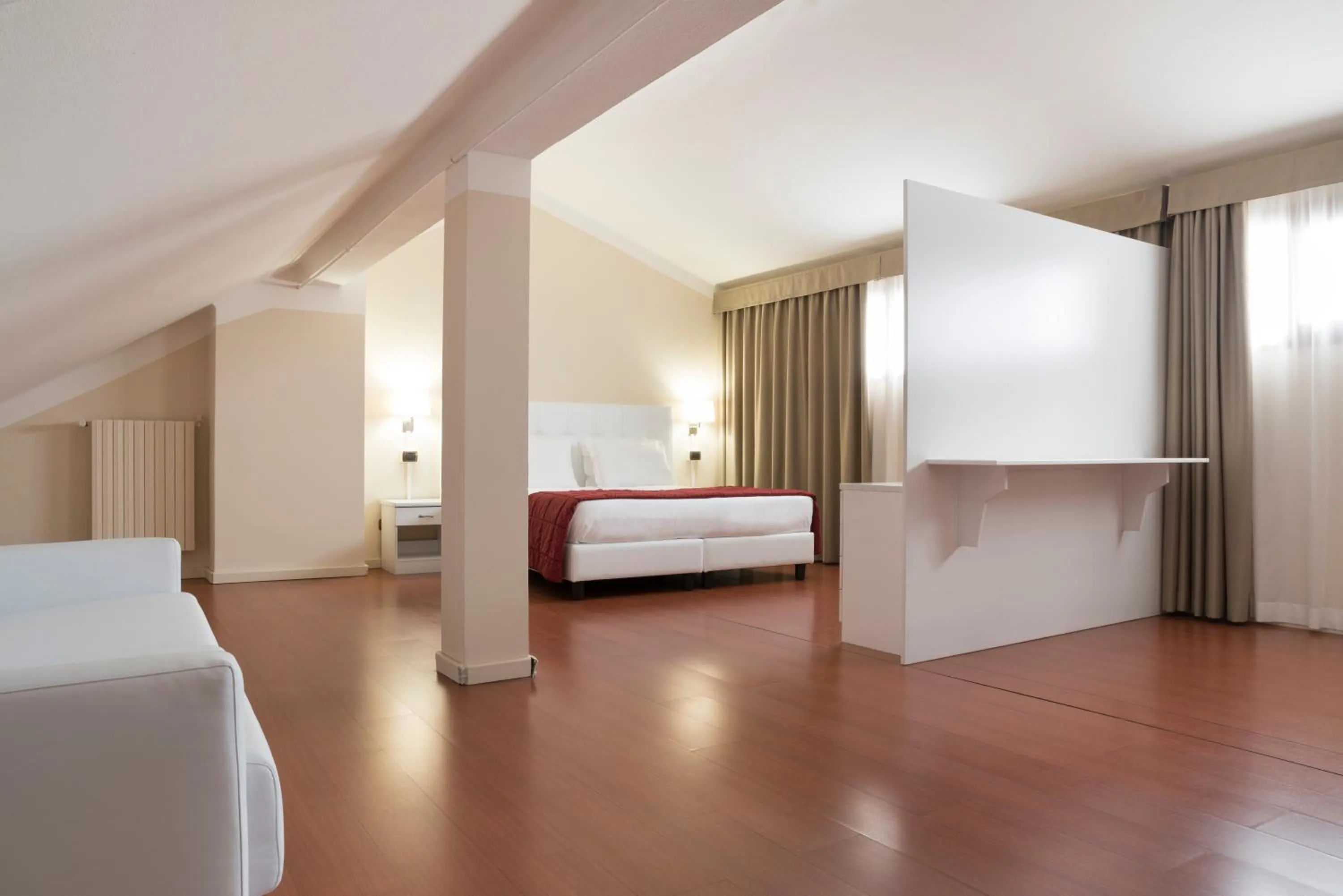 Day, Bed in Hotel Tourist