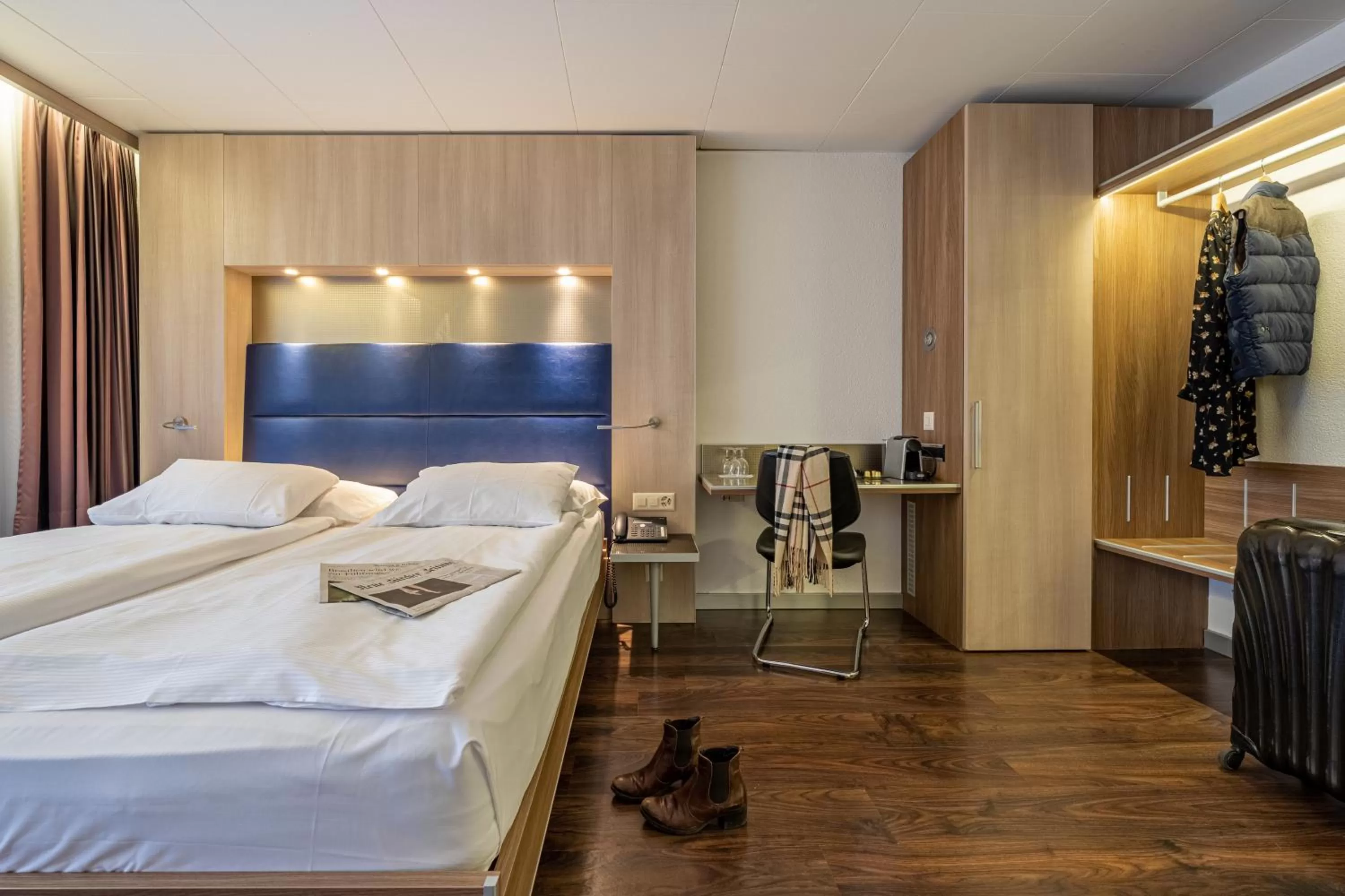 Staff, Bed in Hotel Alexander Zurich Old Town