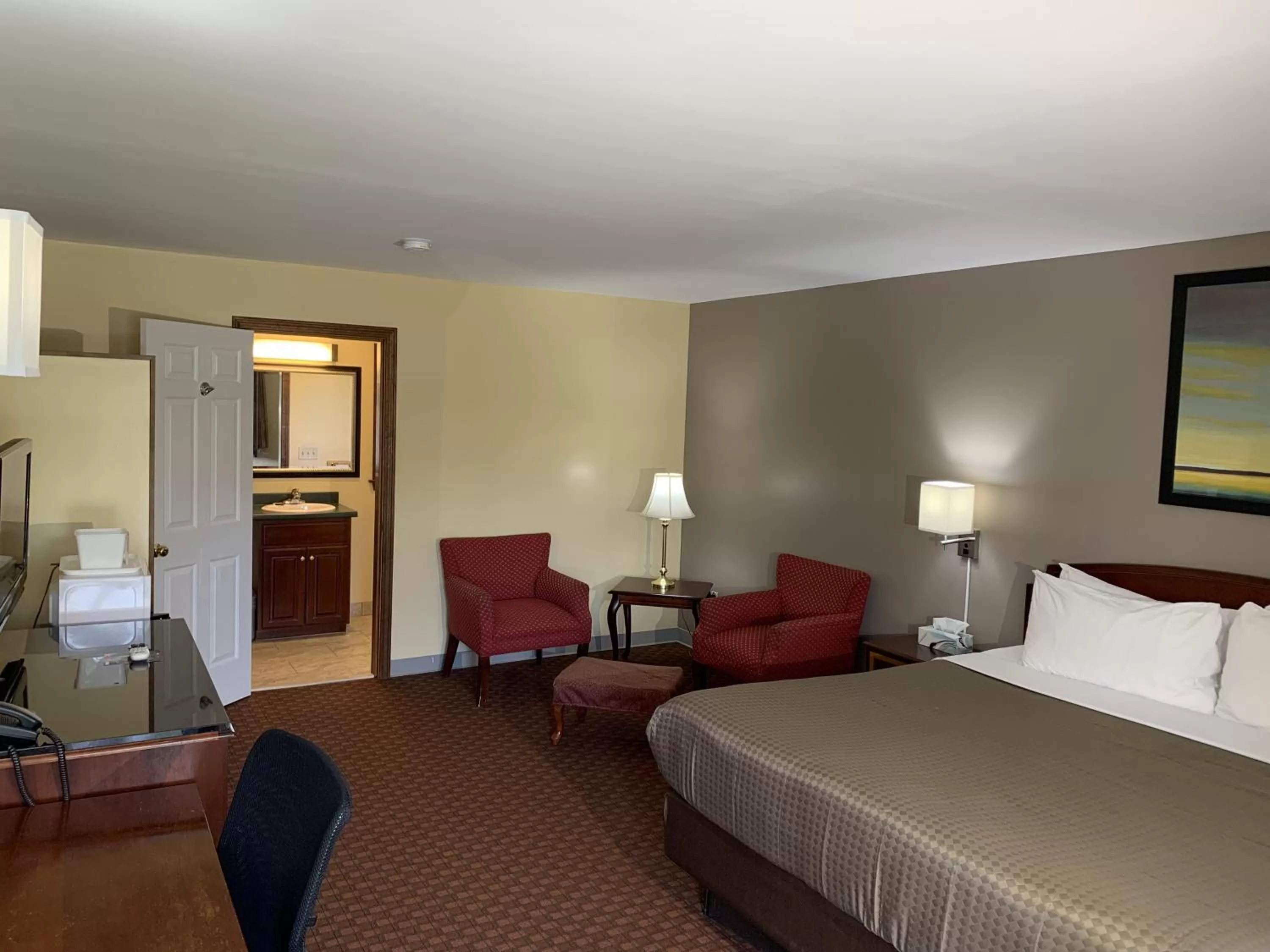 Bedroom, Bed in Americas Best Value Inn Scarborough Portland