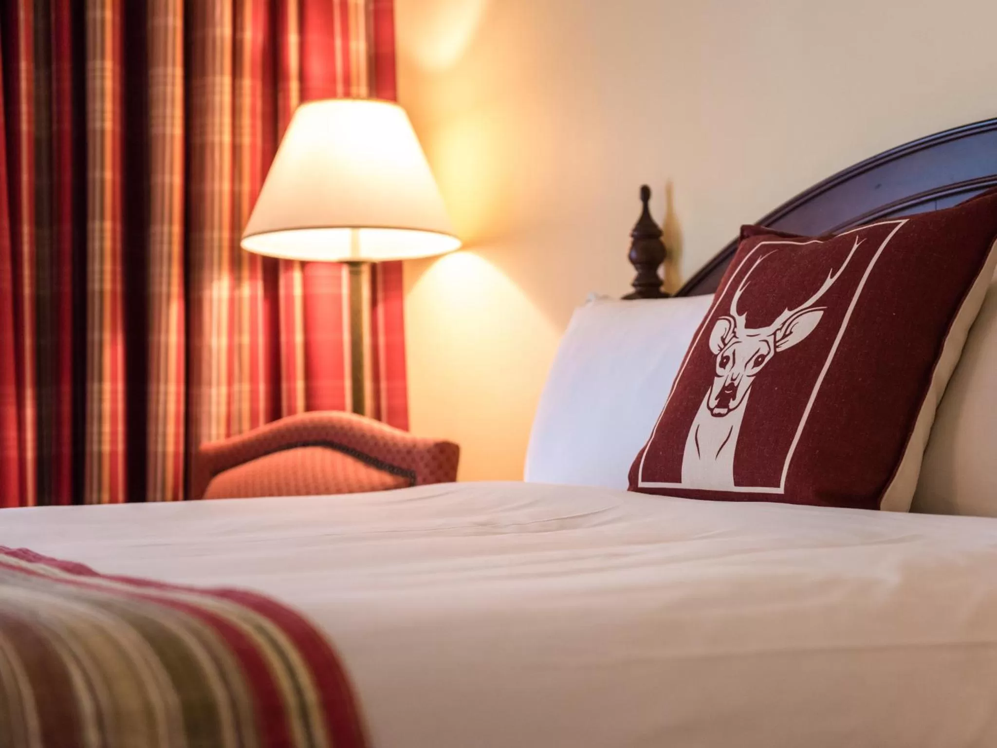 Bedroom, Bed in Deerhurst Resort