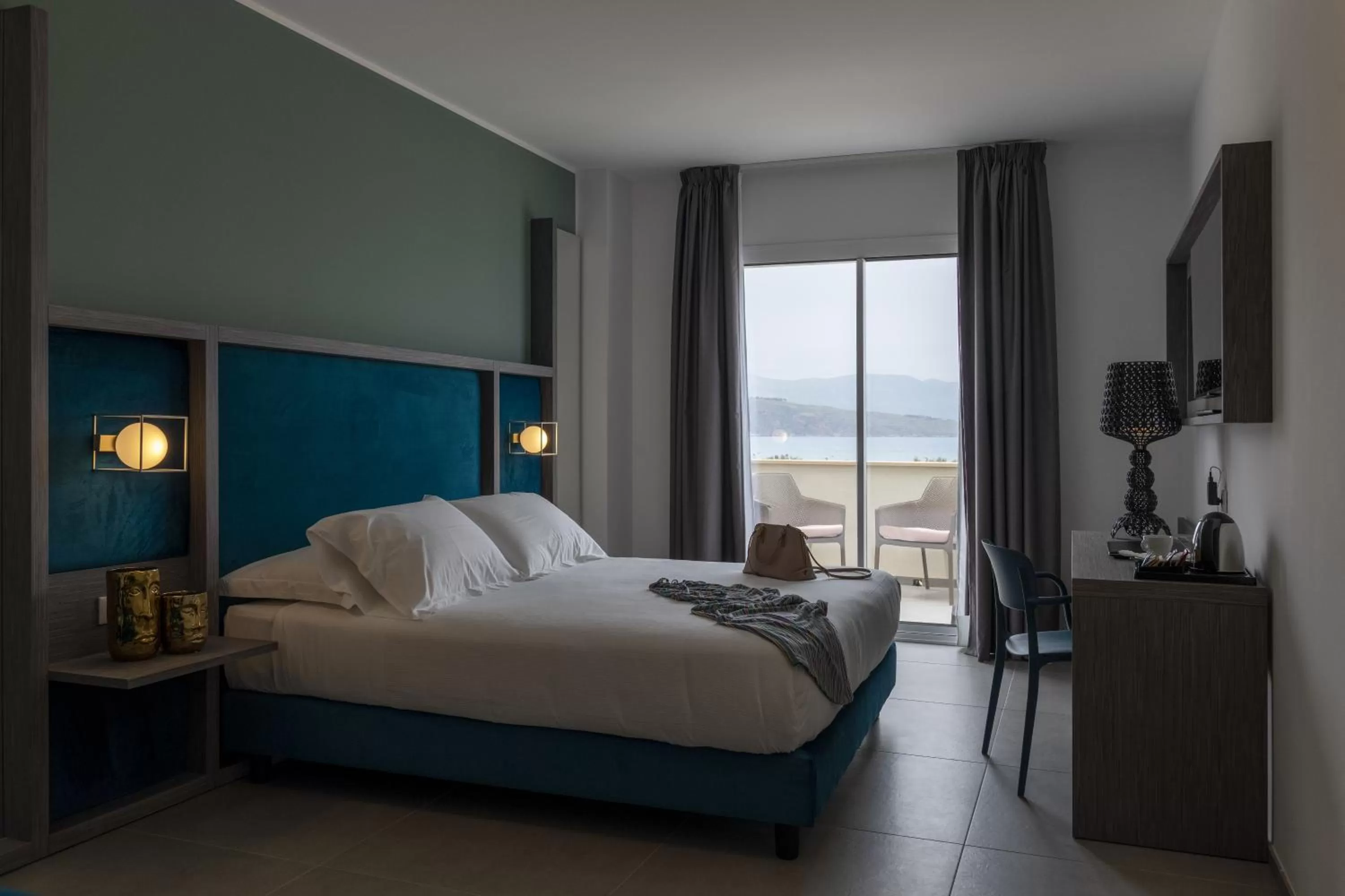Bed in Resort La Battigia Beach & Spa