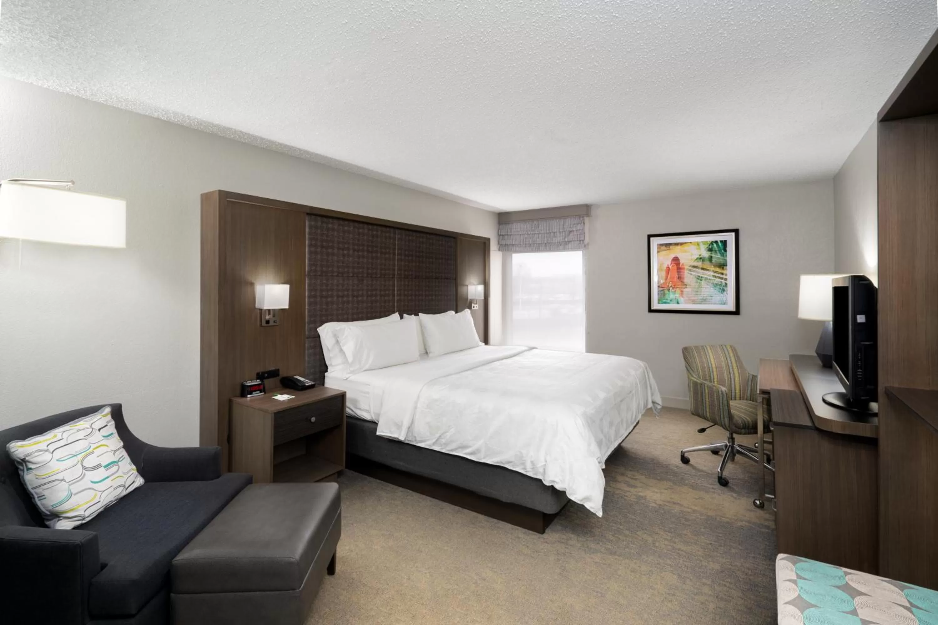 Photo of the whole room, Bed in Holiday Inn Huntsville - Research Park by IHG