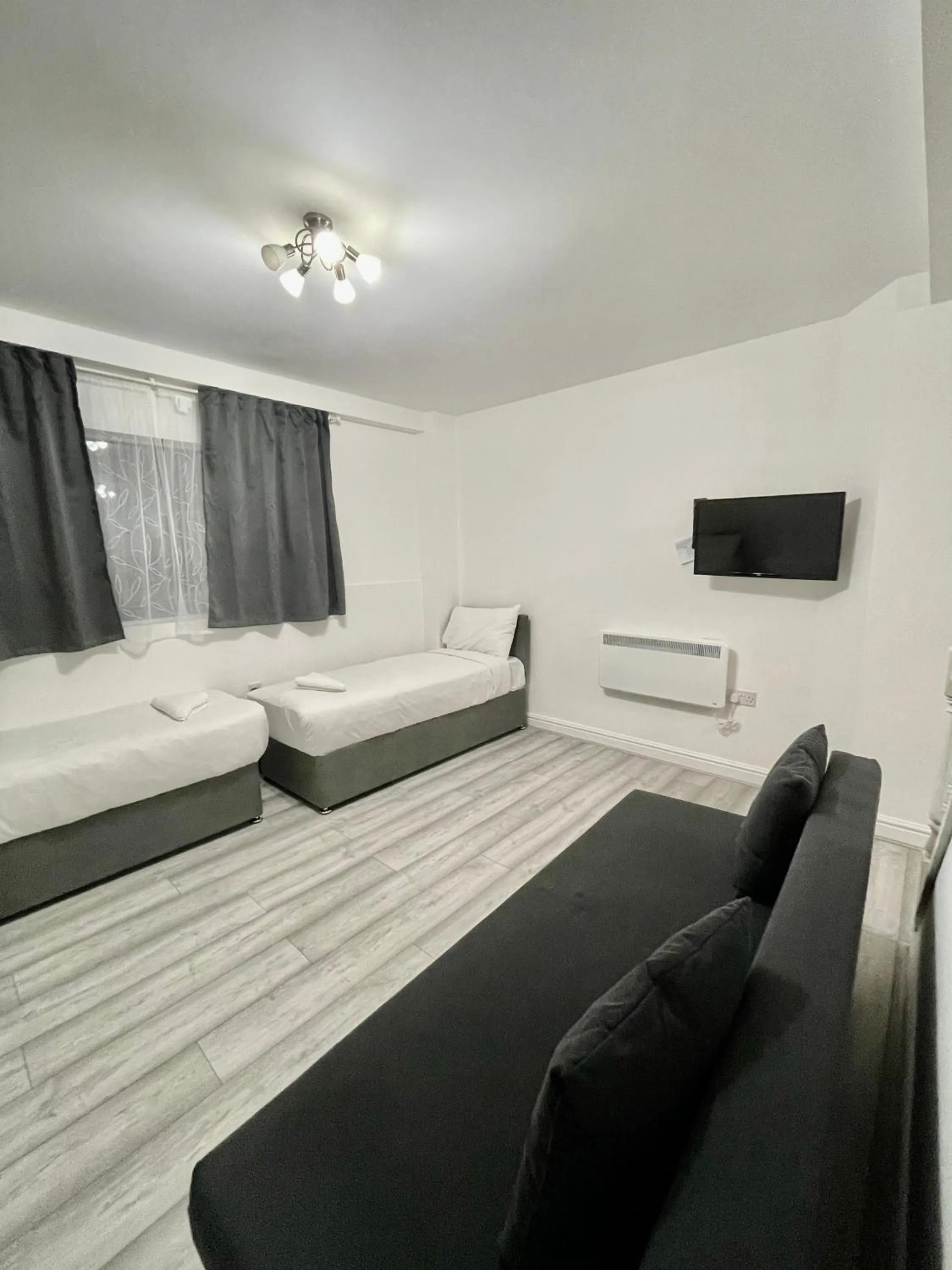 Other, Bed in Comfortable - Cosy - Budget Studios in City Center