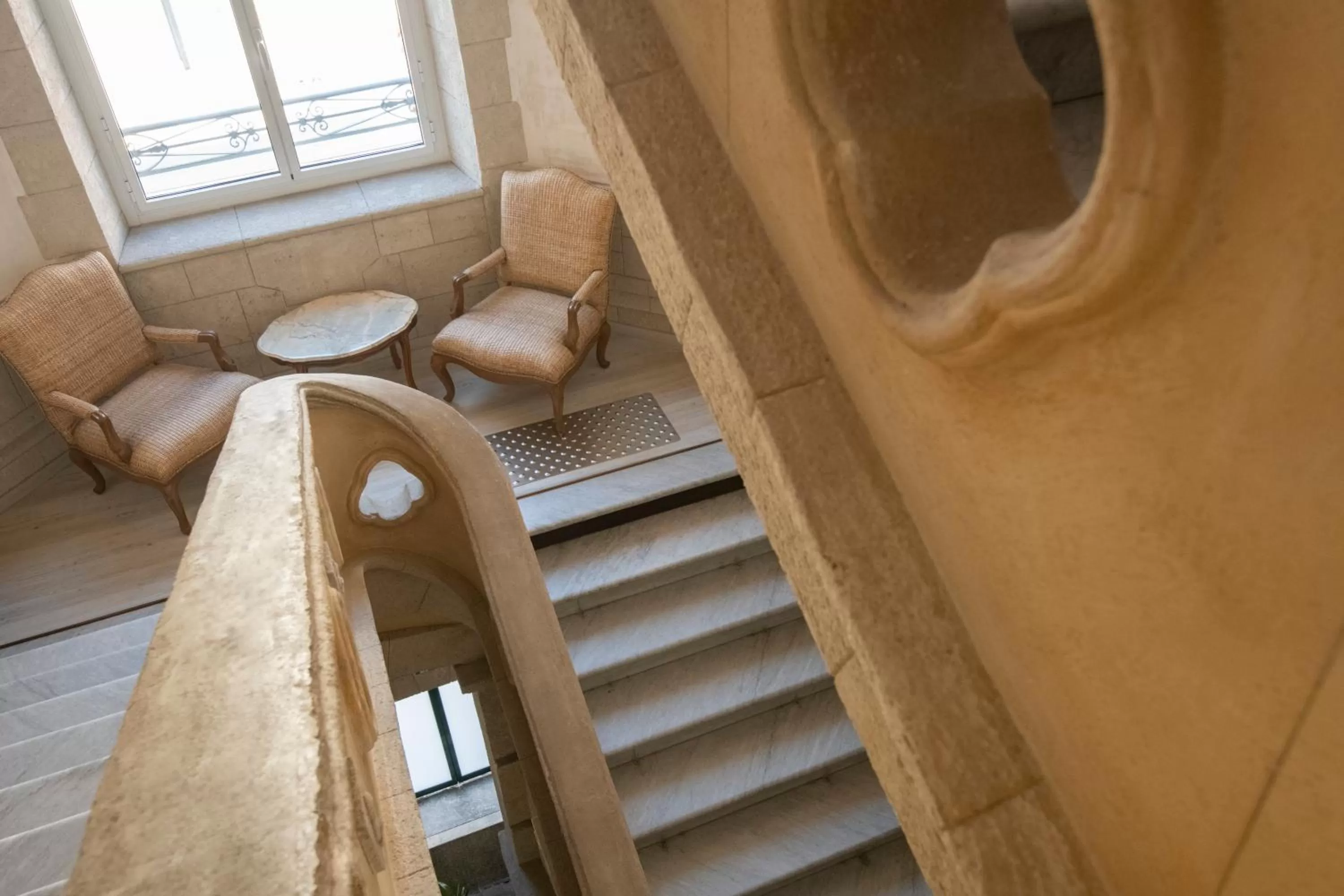 Property building in GOLDEN TULIP CANNES HOTEL de PARIS