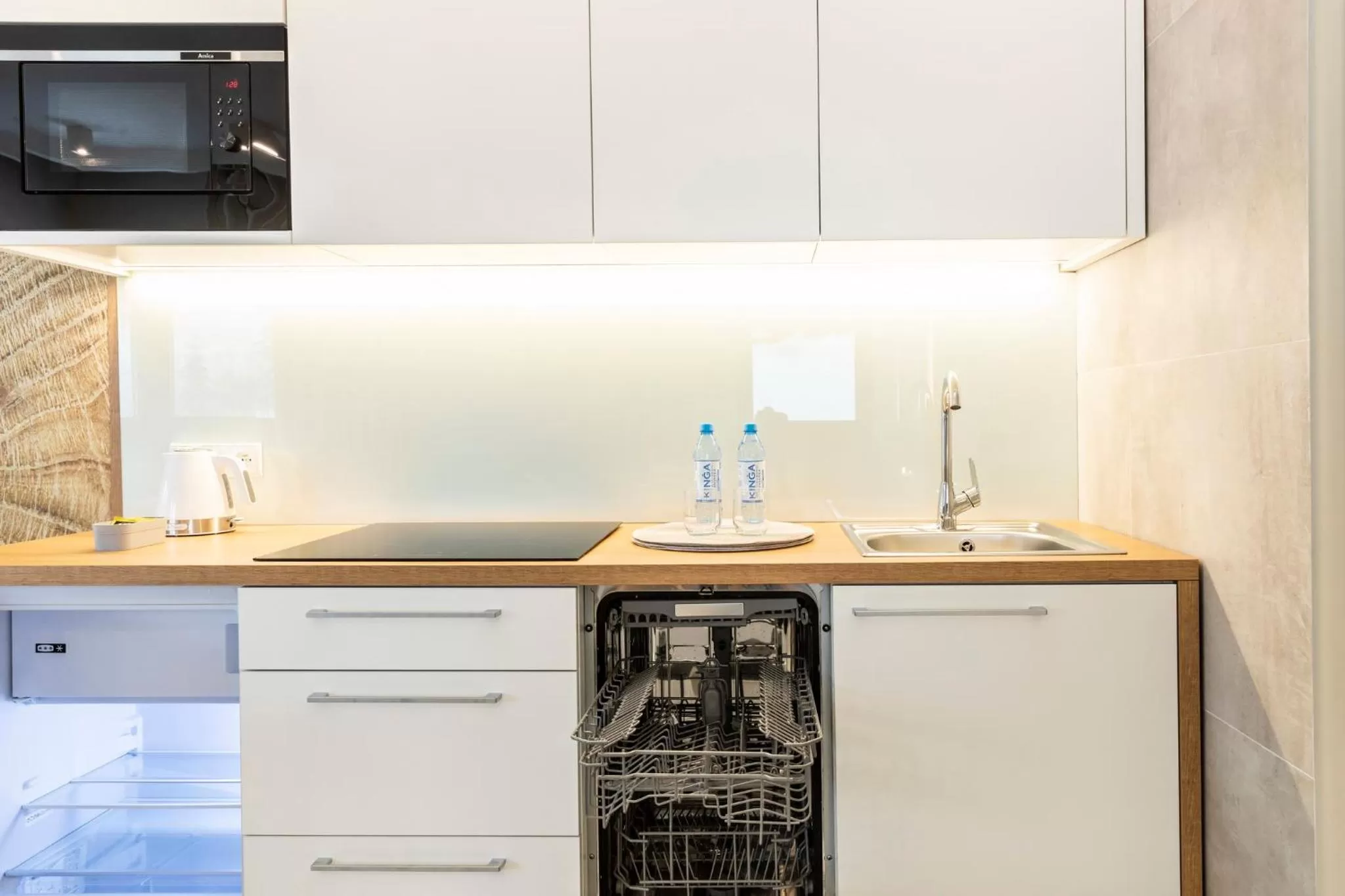 Kitchen or kitchenette in Royal Hill Residence