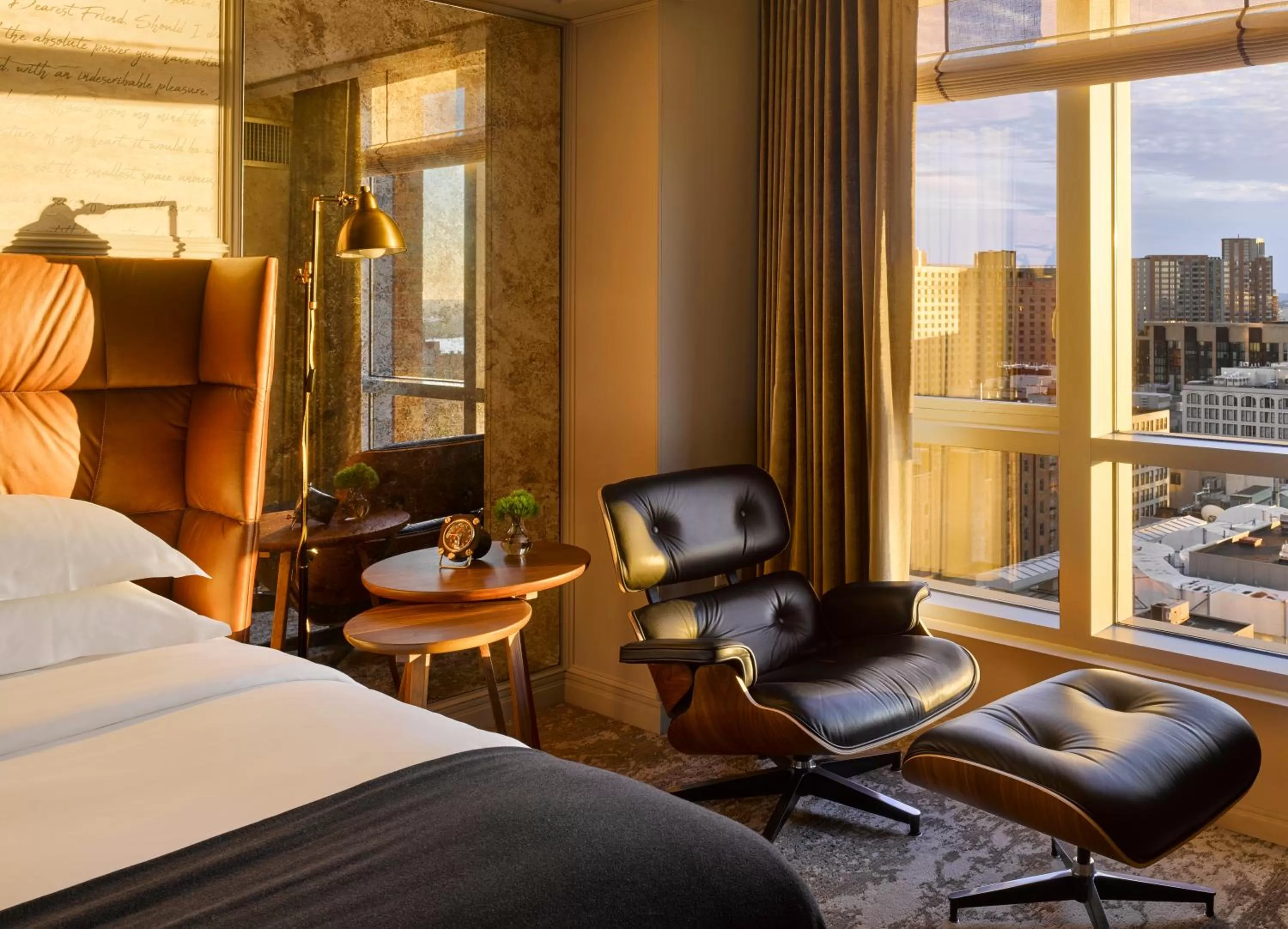 View (from property/room), Bed in Hotel AKA Boston Common