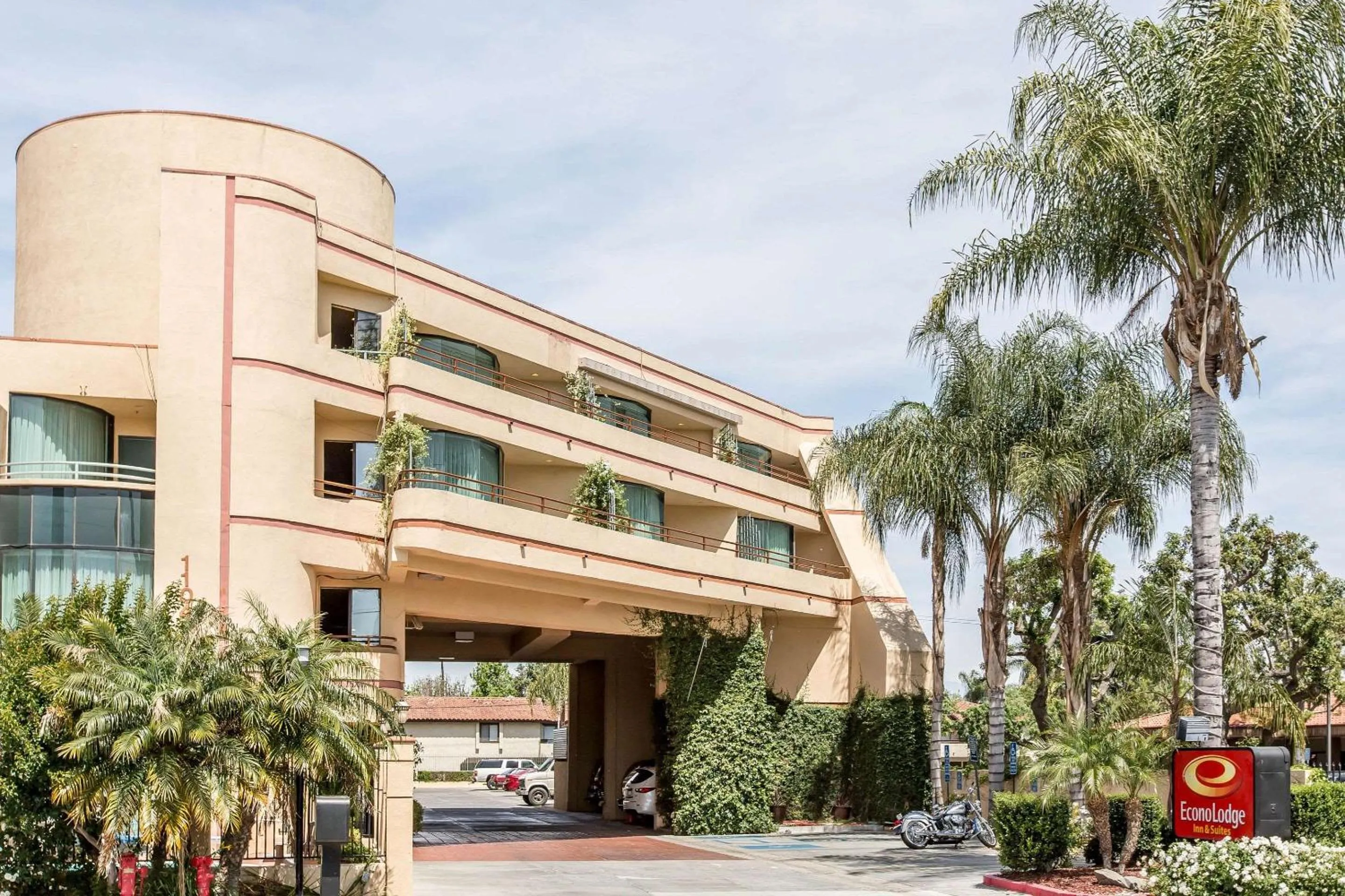 Property building in Econo Lodge Inn & Suites Riverside - Corona