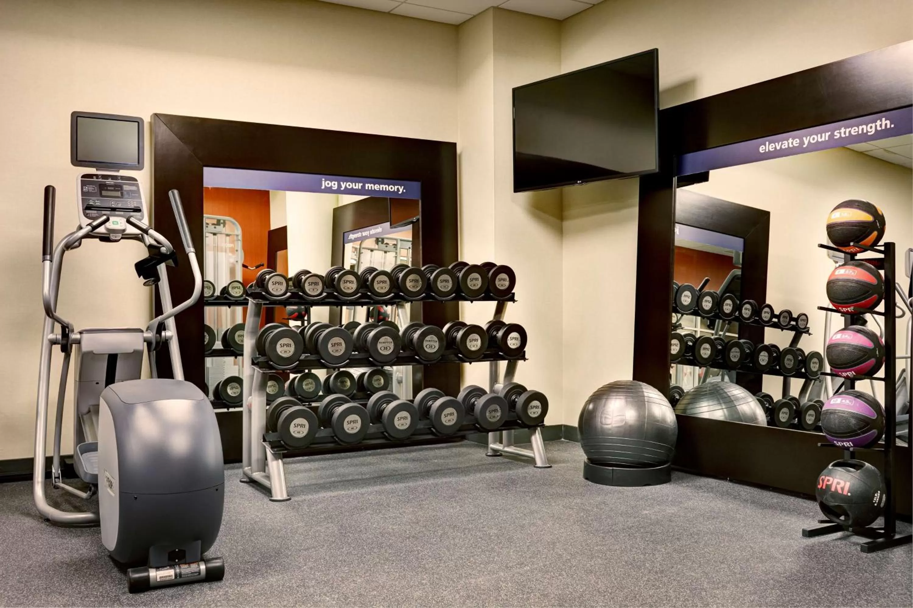 Fitness centre/facilities in Hampton Inn Brooklyn Downtown