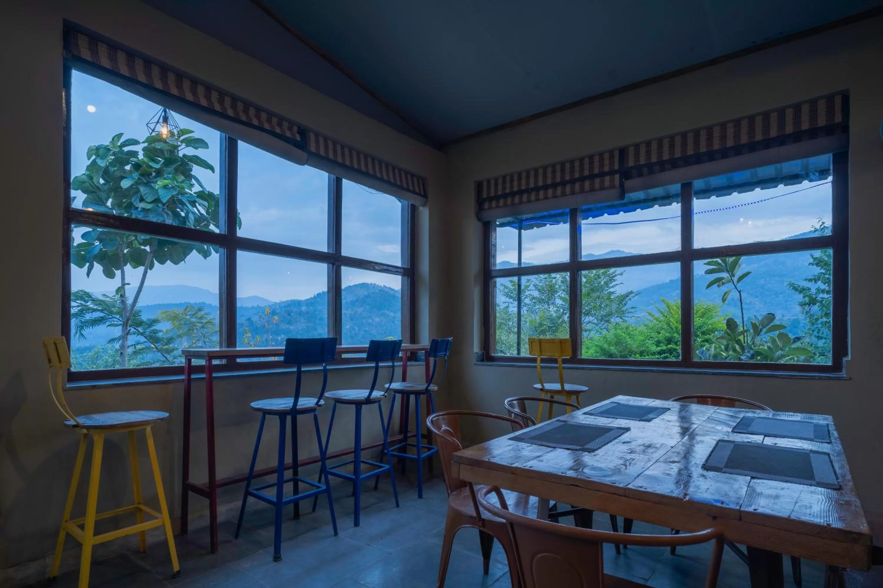 Restaurant/places to eat in LaHermitage Resort