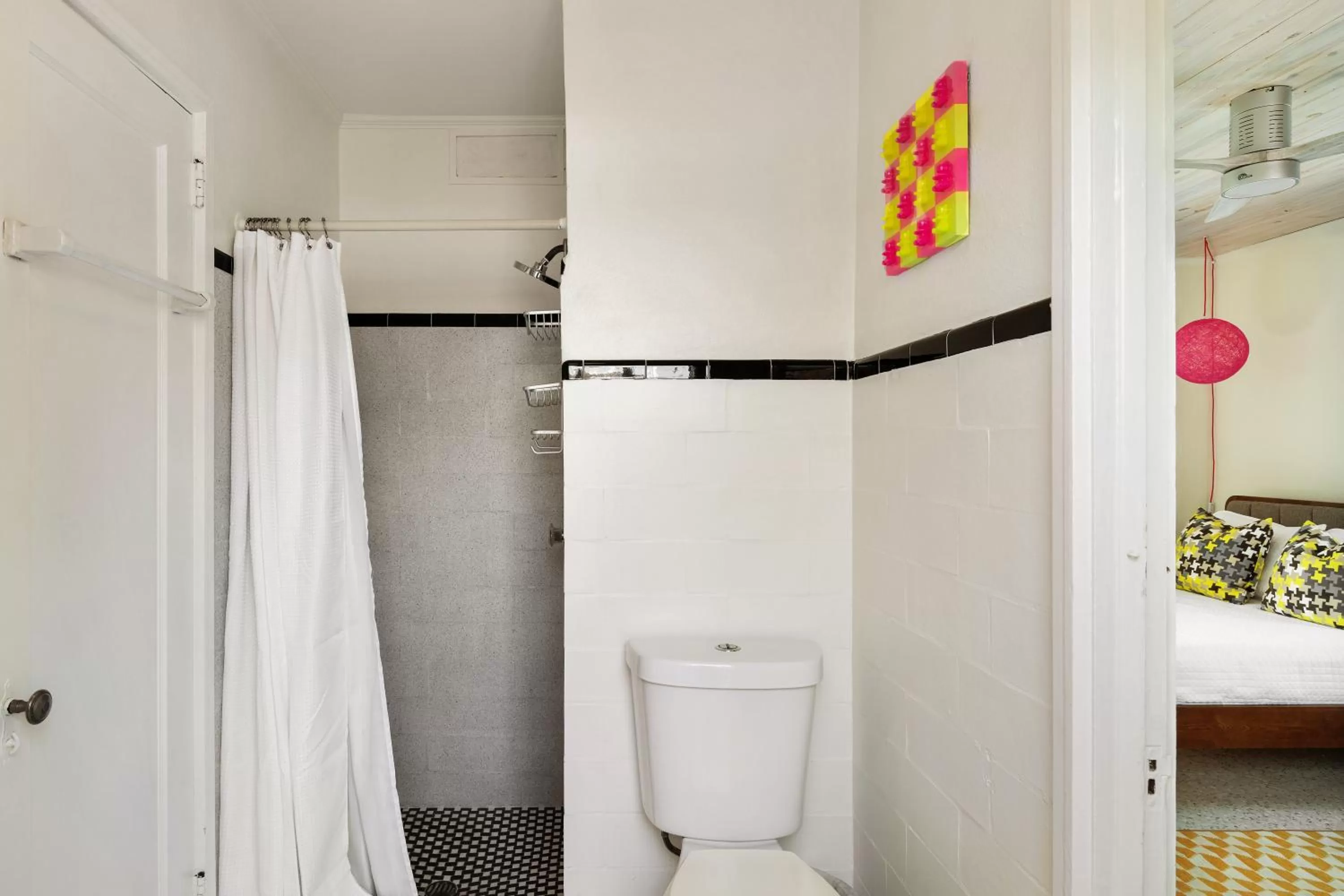 Bathroom in Sunset Inn and Cottages