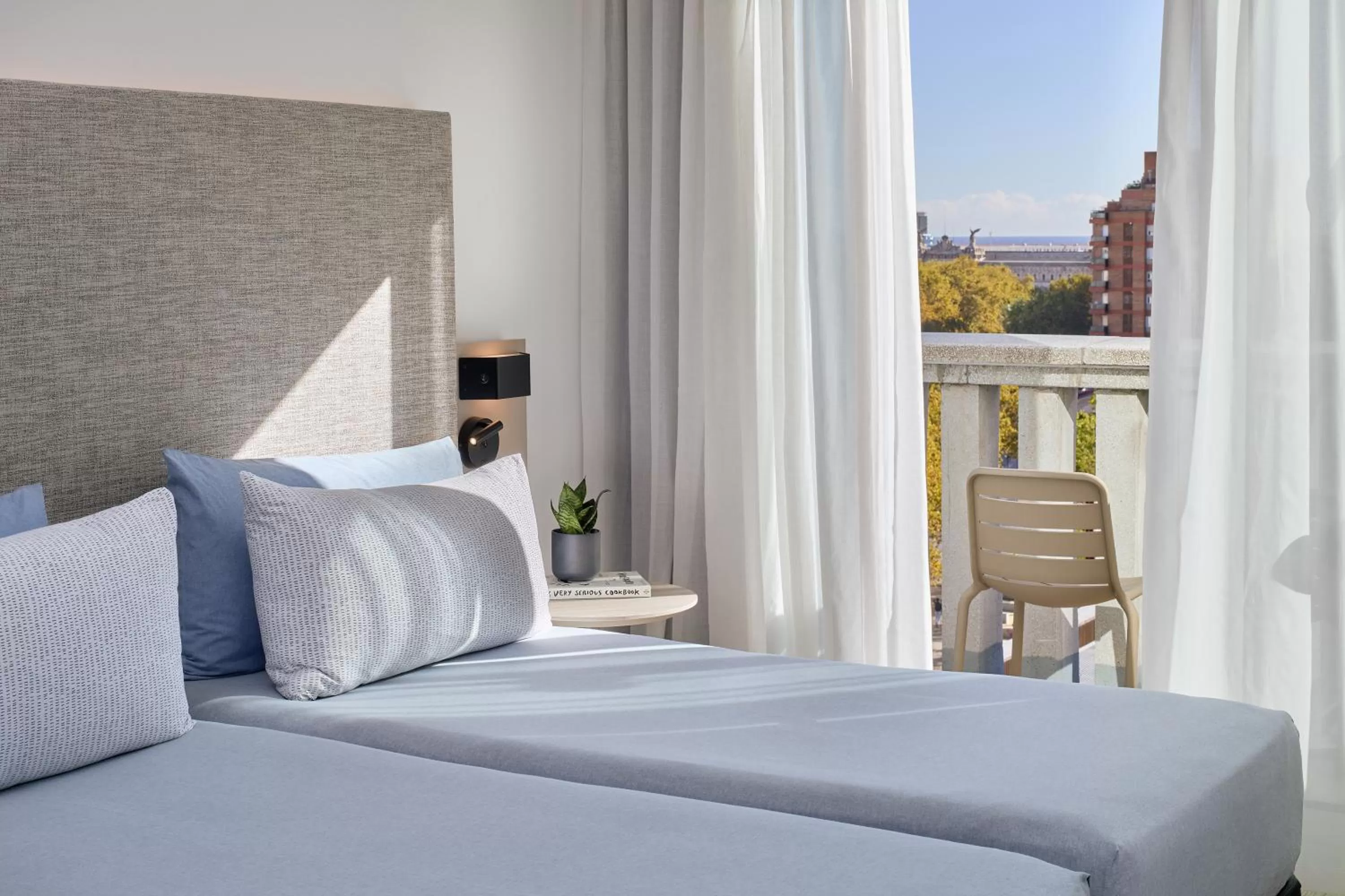 Bed in INNSiDE by Meliá Barcelona Apolo