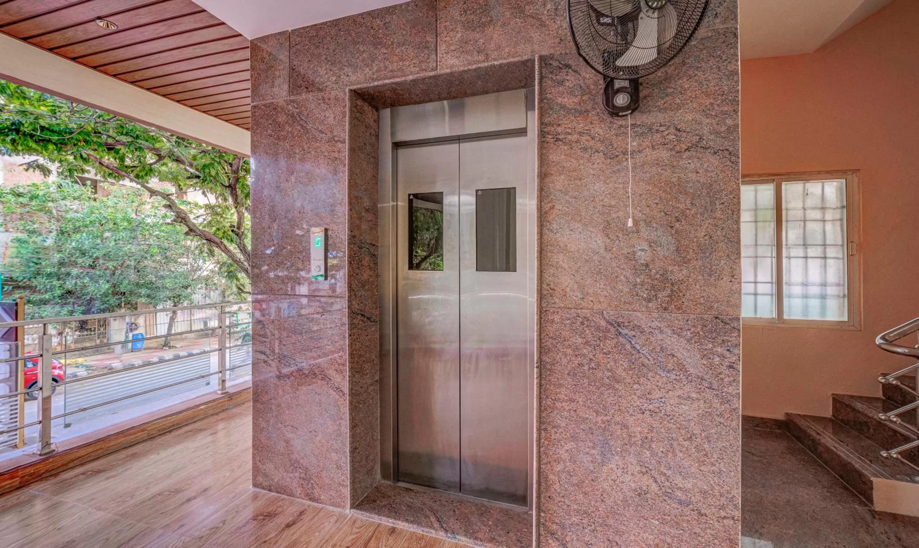 elevator in Treebo Seven Inn