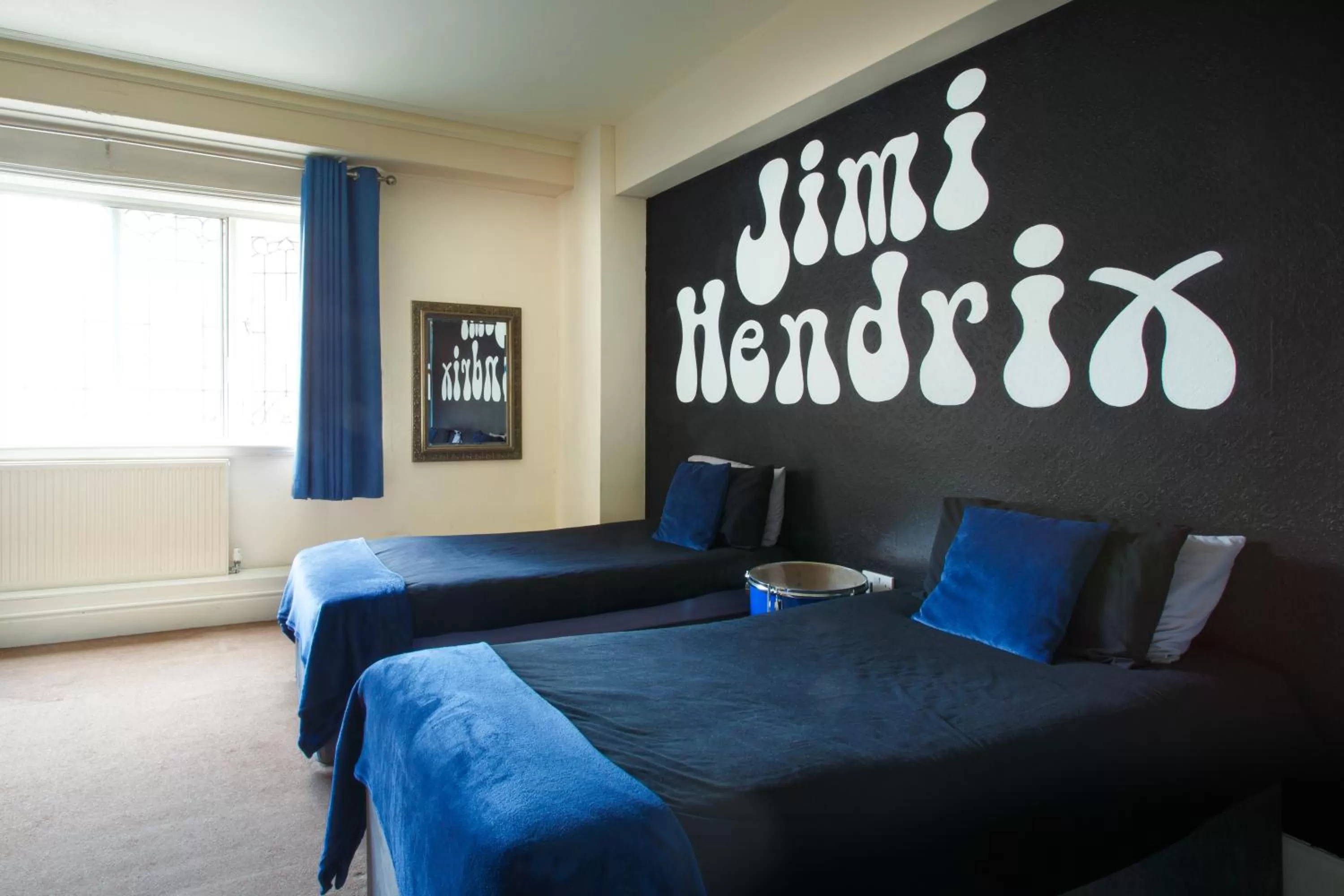 Bedroom in The Saddle Inn