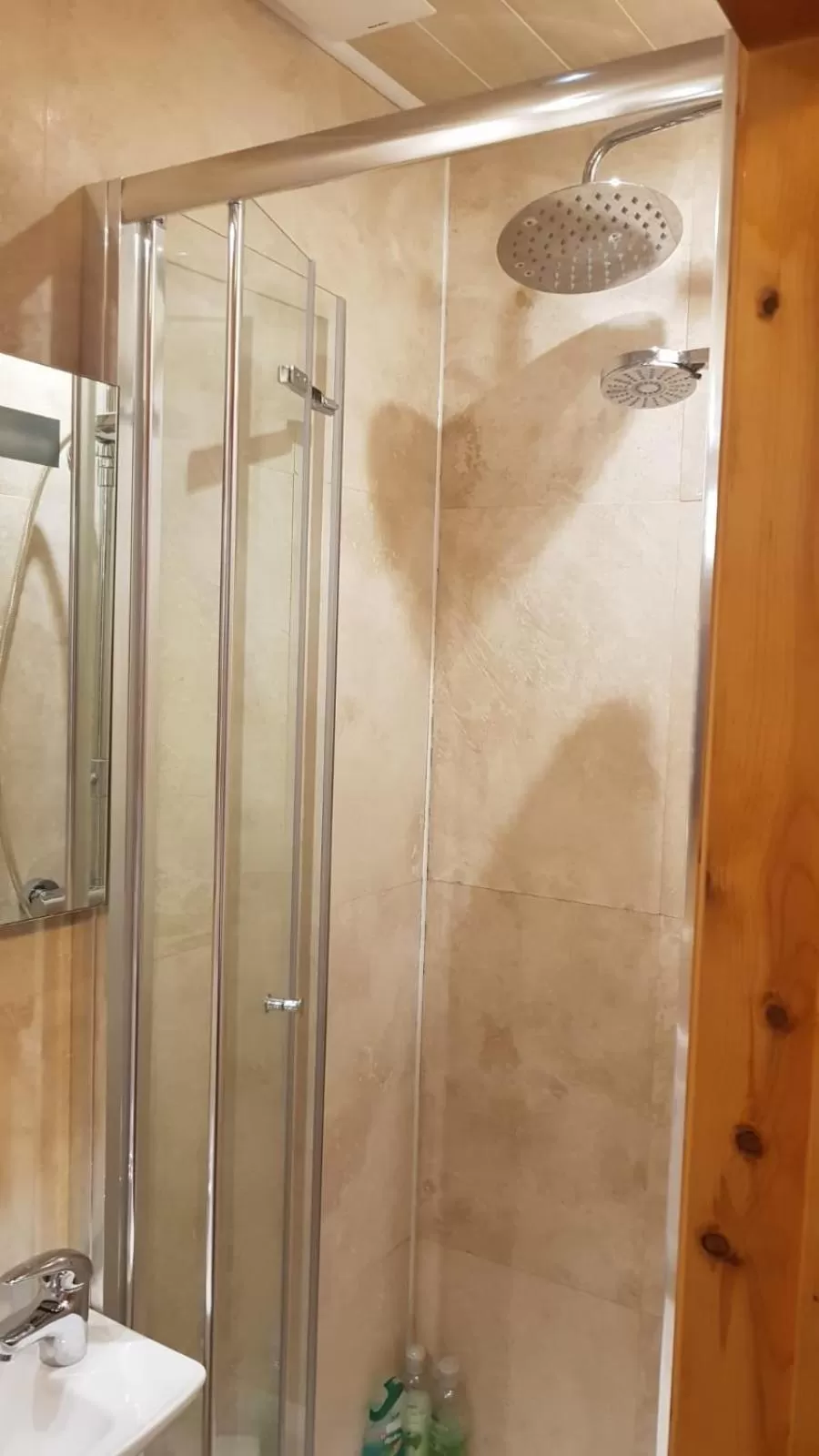 Shower in Hour Glass Hotel