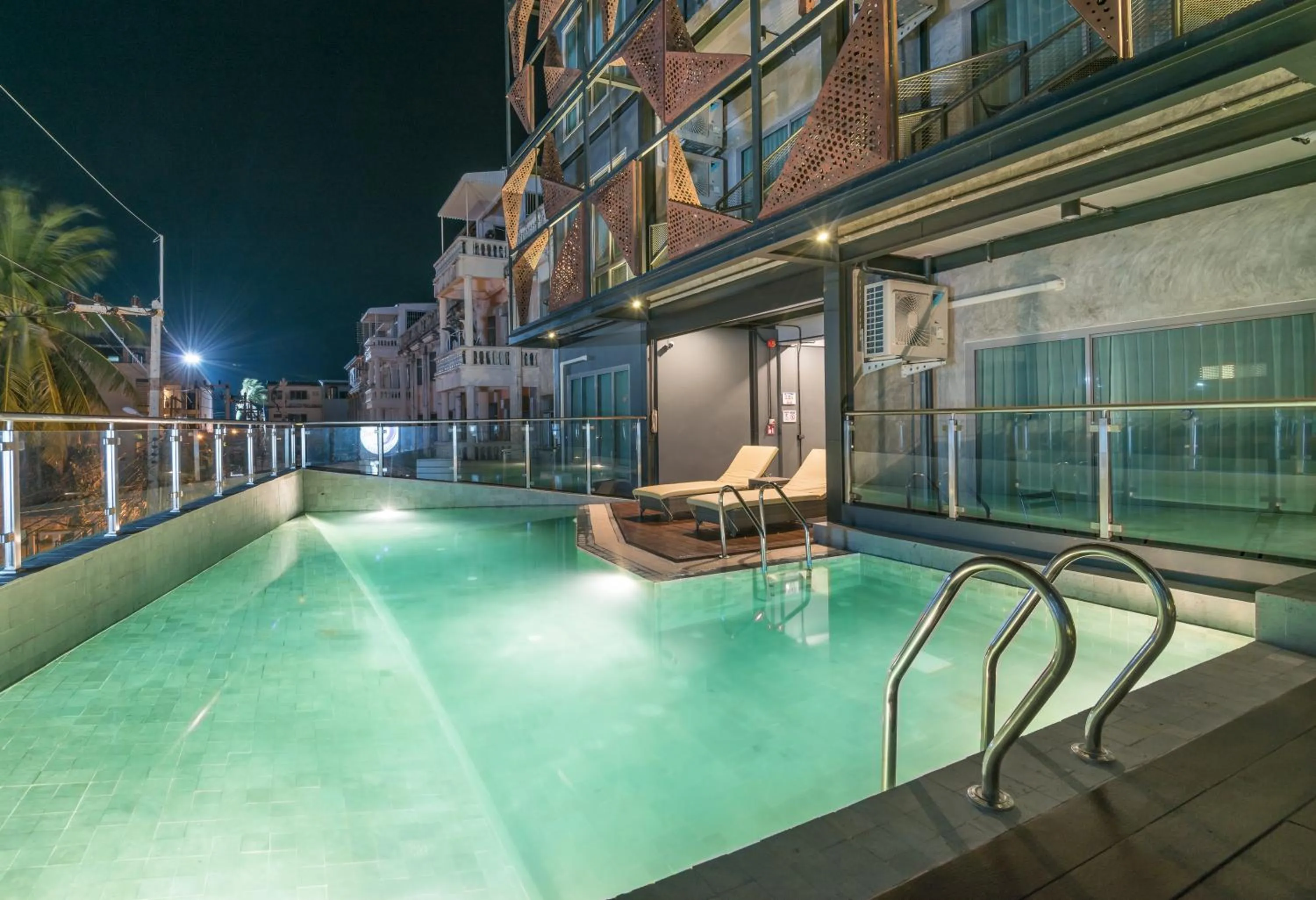 Swimming pool in Sea Crest by Jomtien