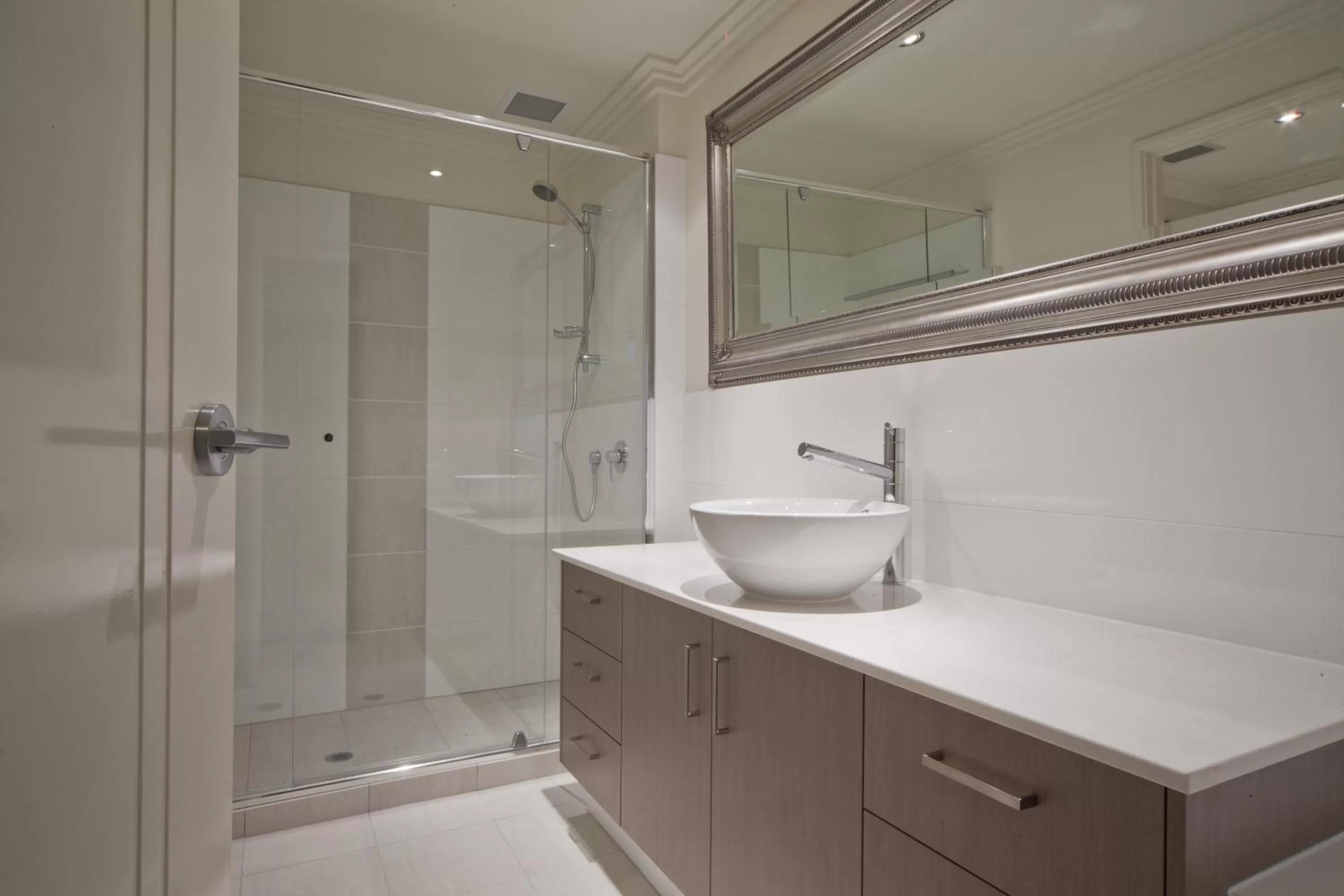 Bathroom in Zappeion Apartments