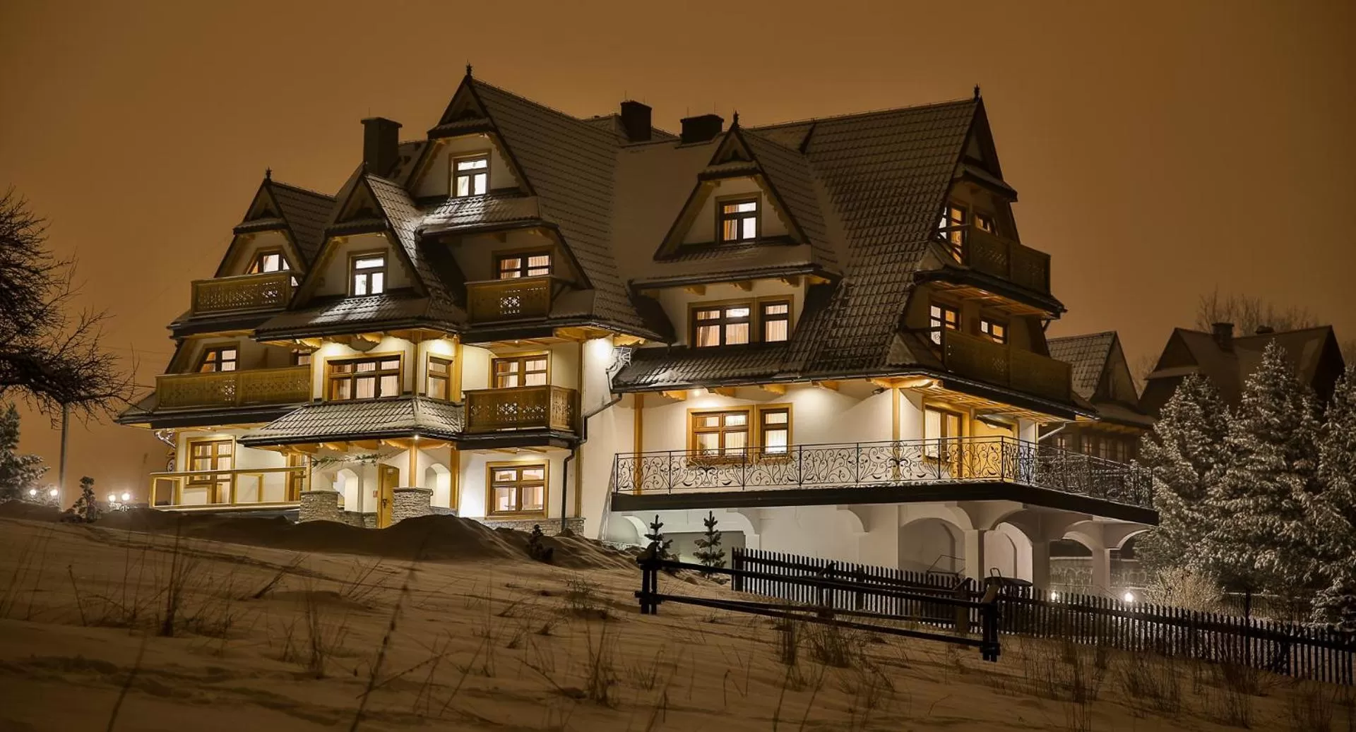 Property building in Górskie Wspomnienie