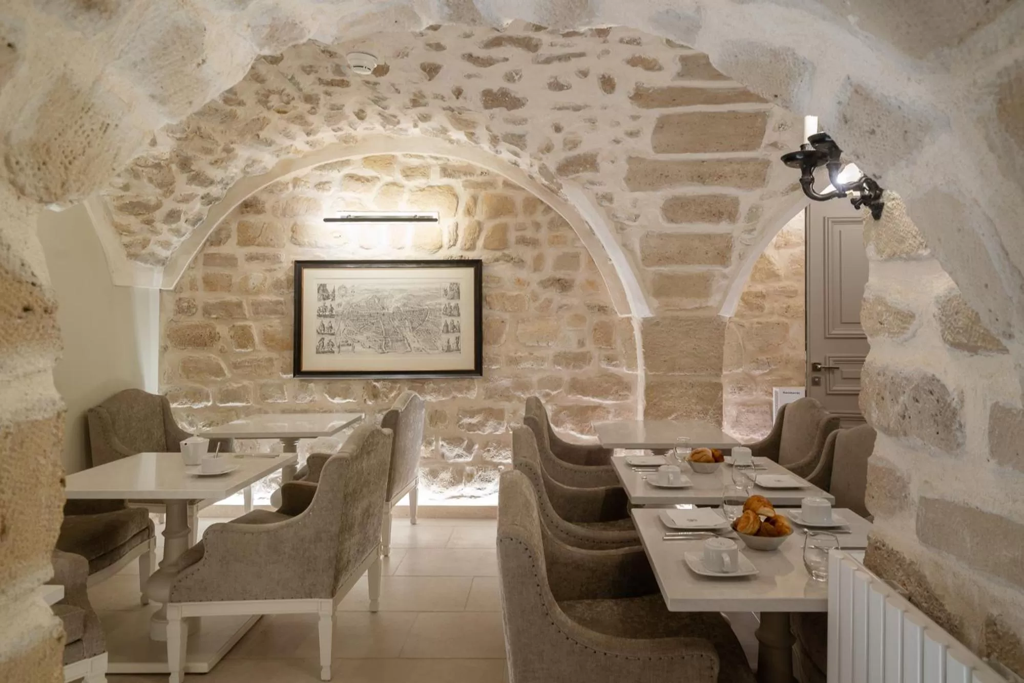 Area and facilities in Hotel Saint-Louis en L'Isle - Notre-Dame