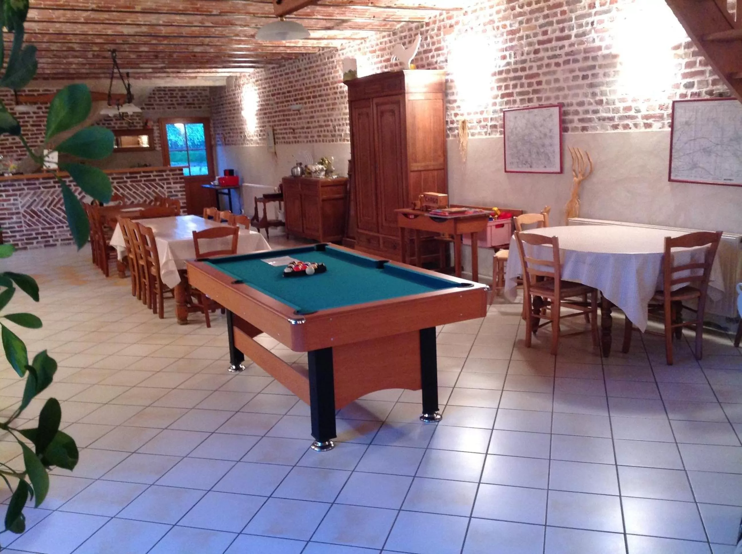 Billiard in La Cense des 6 Sens