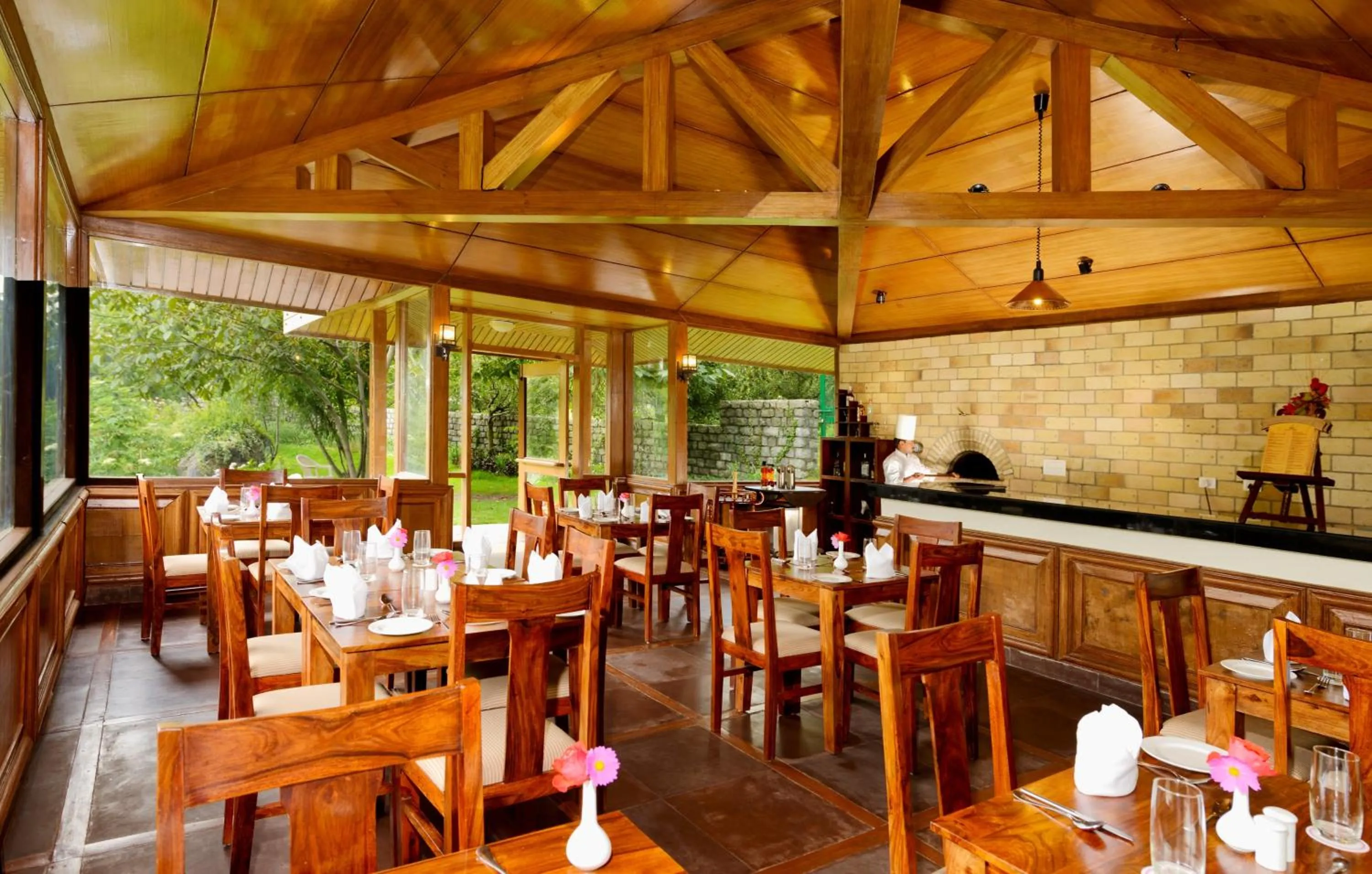 Restaurant/places to eat in Solang Valley Resort