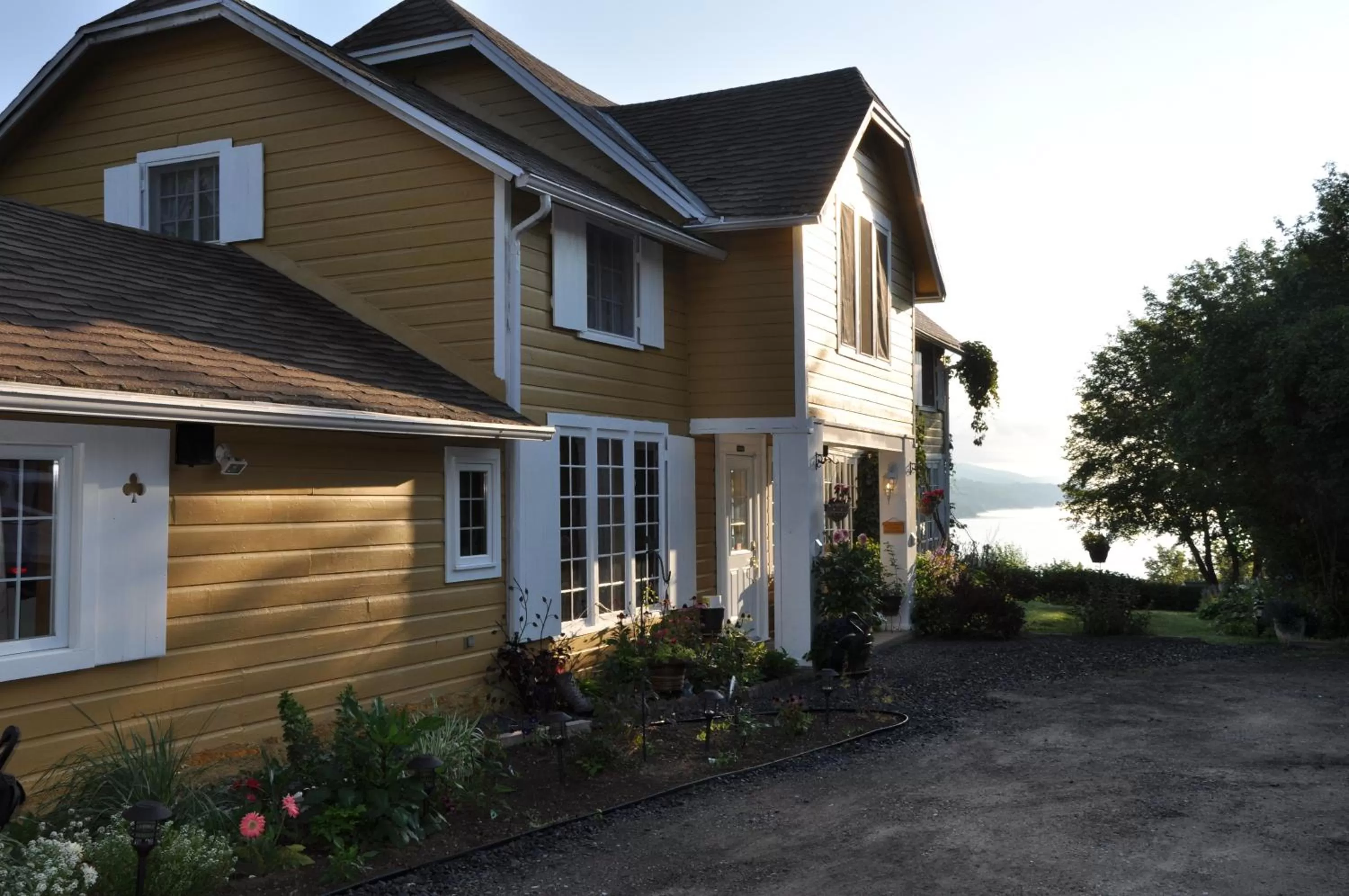 Property building in Auberge sur la Côte