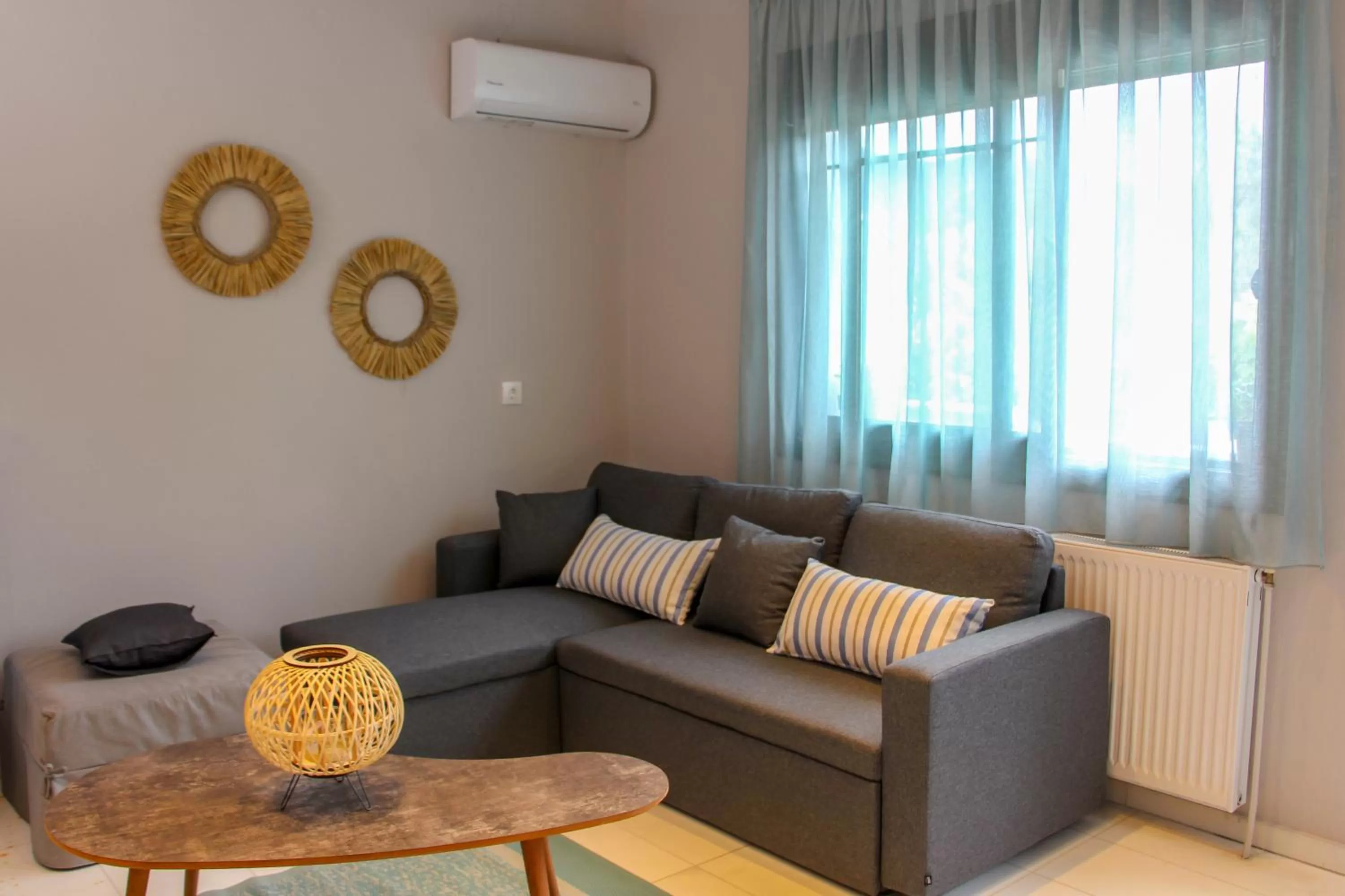 Lamprini's Deluxe Studios